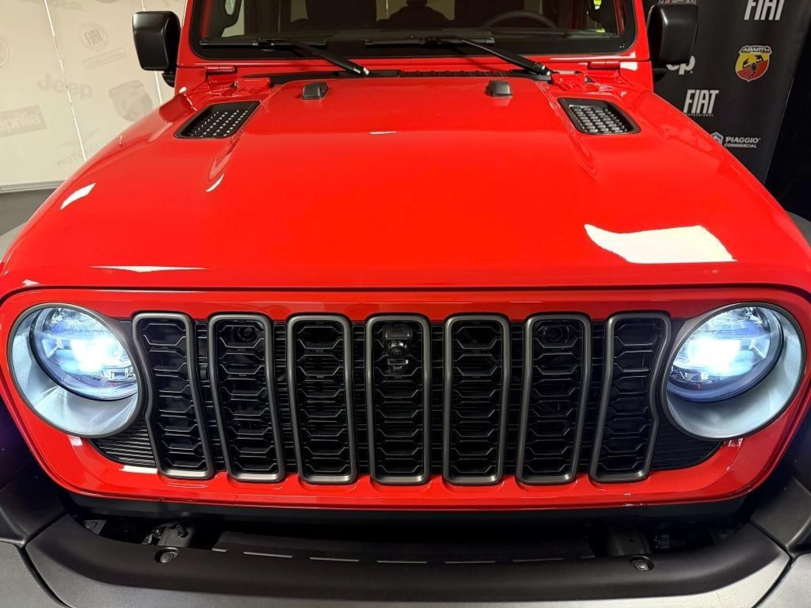 Jeep Wrangler, Unlimited 2.0T 272k AT8 - fotka 6