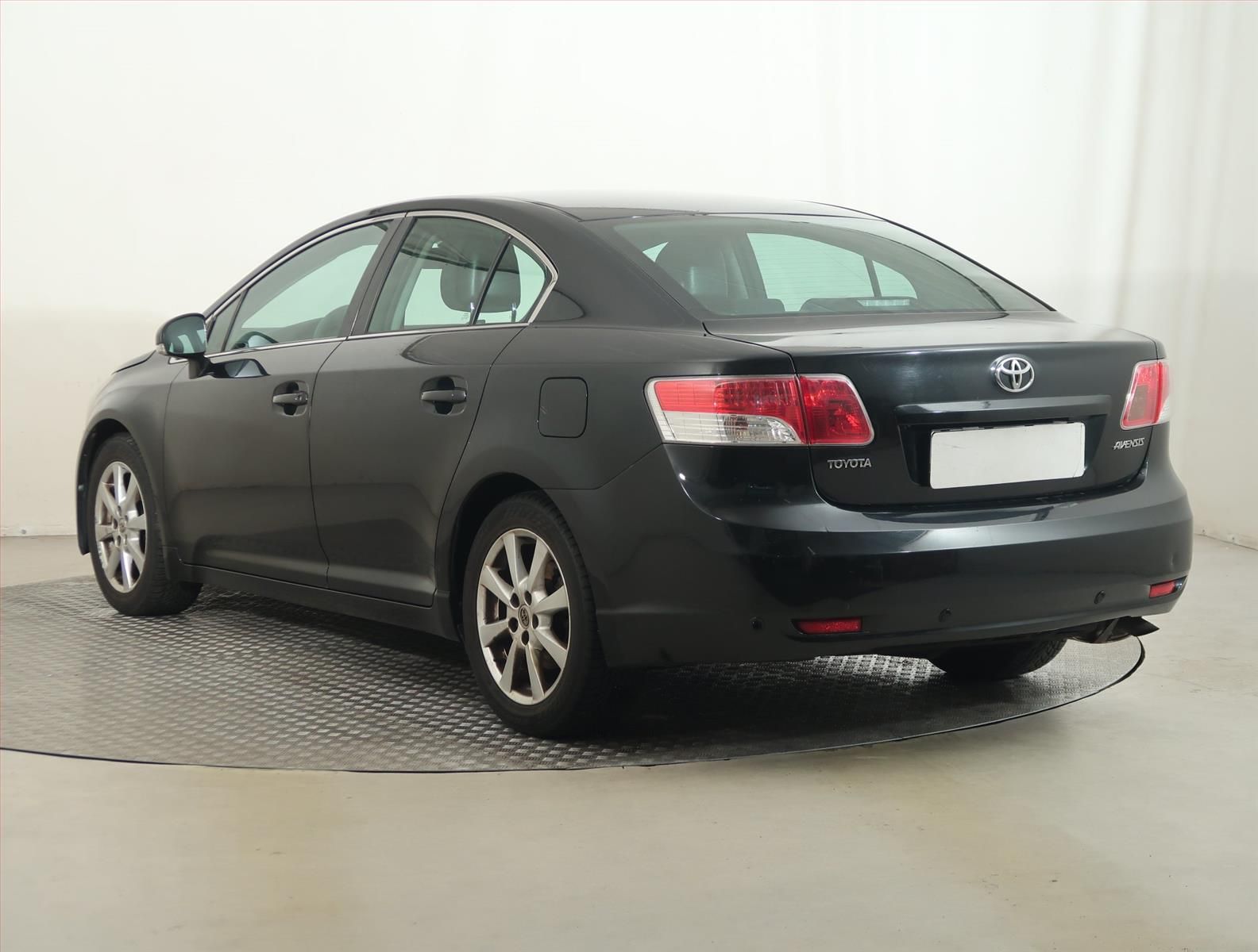 Toyota Avensis, 2.0 Valvematic, po STK - fotka 4