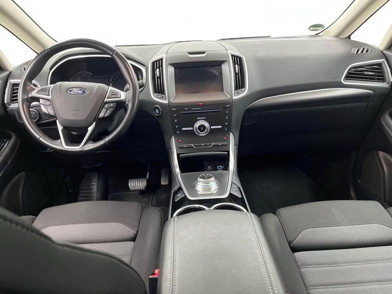 Ford S-MAX, 2.0 EcoBlue Titanium*Kamera* - fotka 3