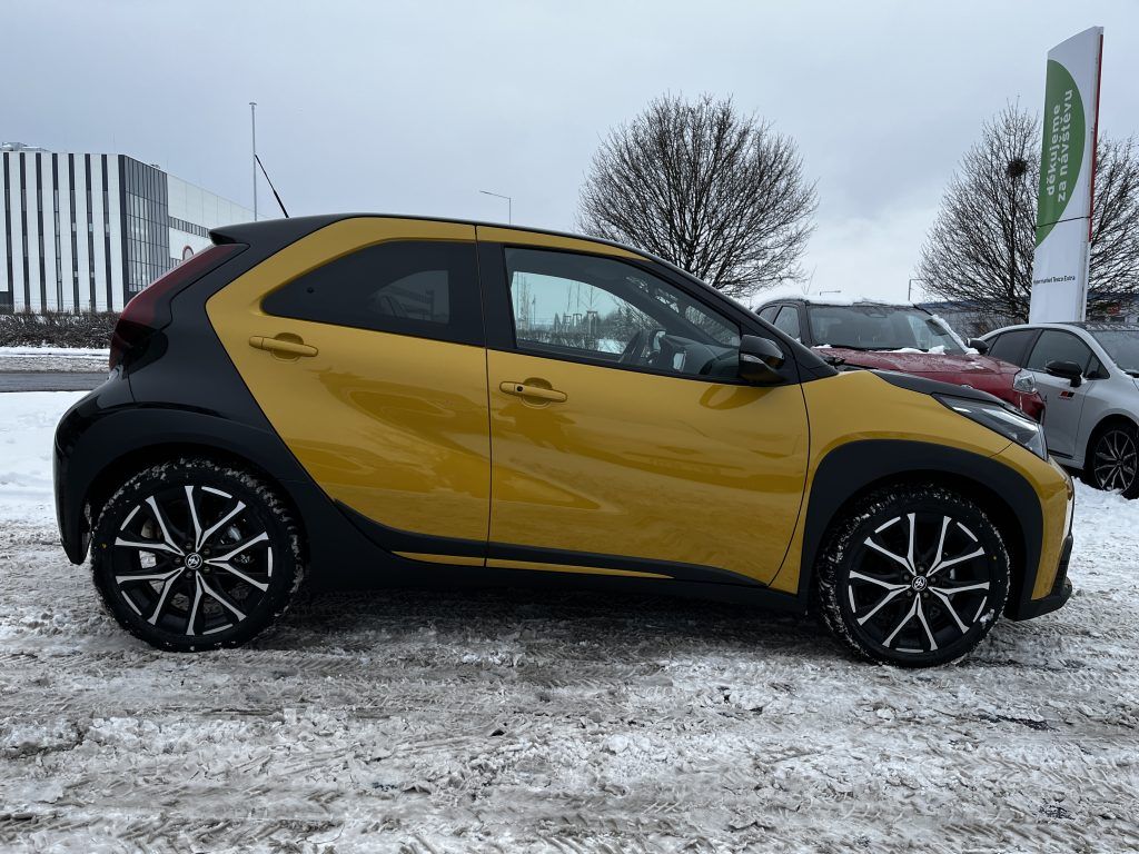 Toyota Aygo, 1.5 Hybrid ODBĚR 8/2026 - fotka 3