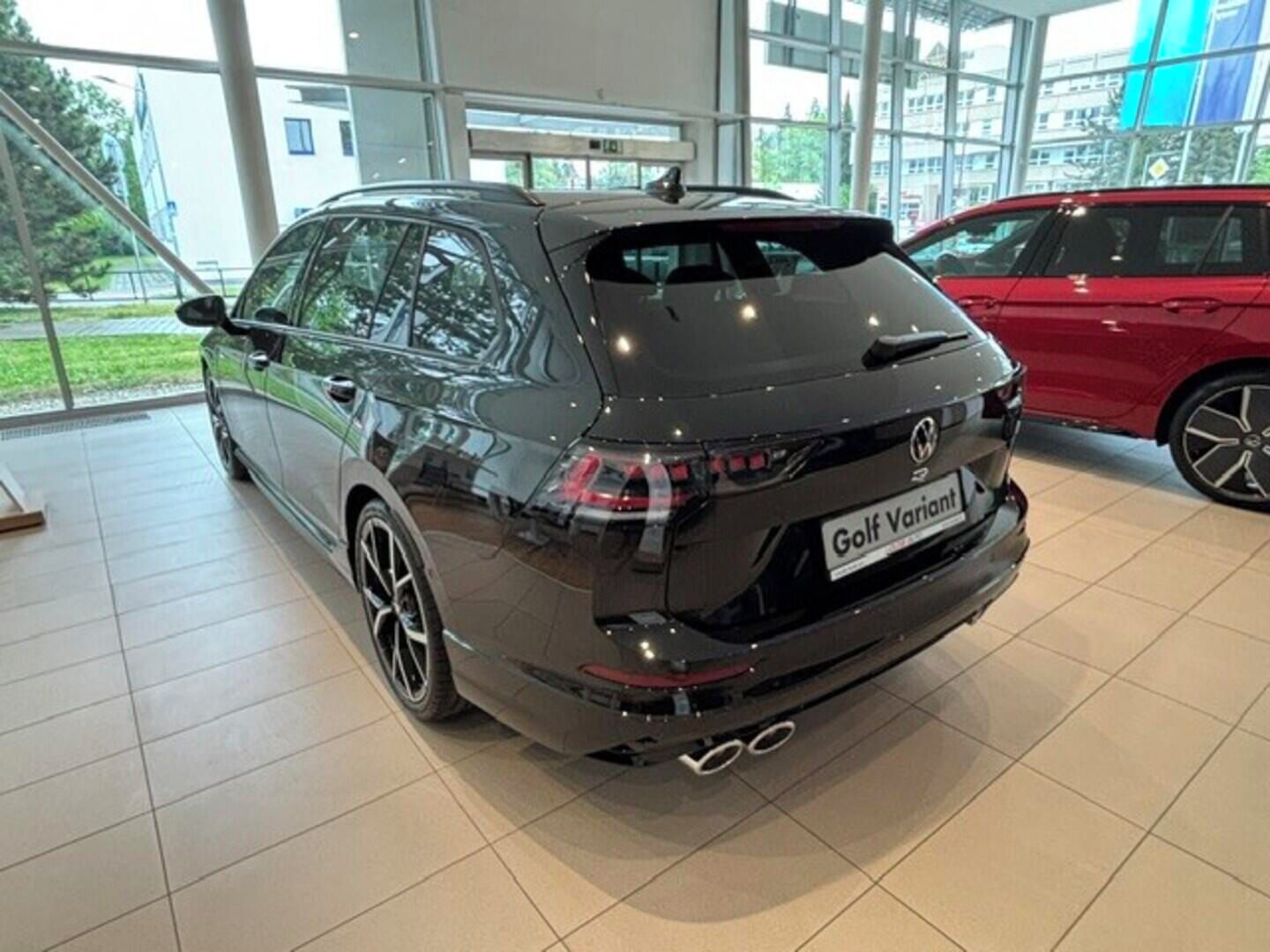 Volkswagen Golf Variant, R 2,0 TSI 245 kW 4M 7DSG 2,0 2 - fotka 3