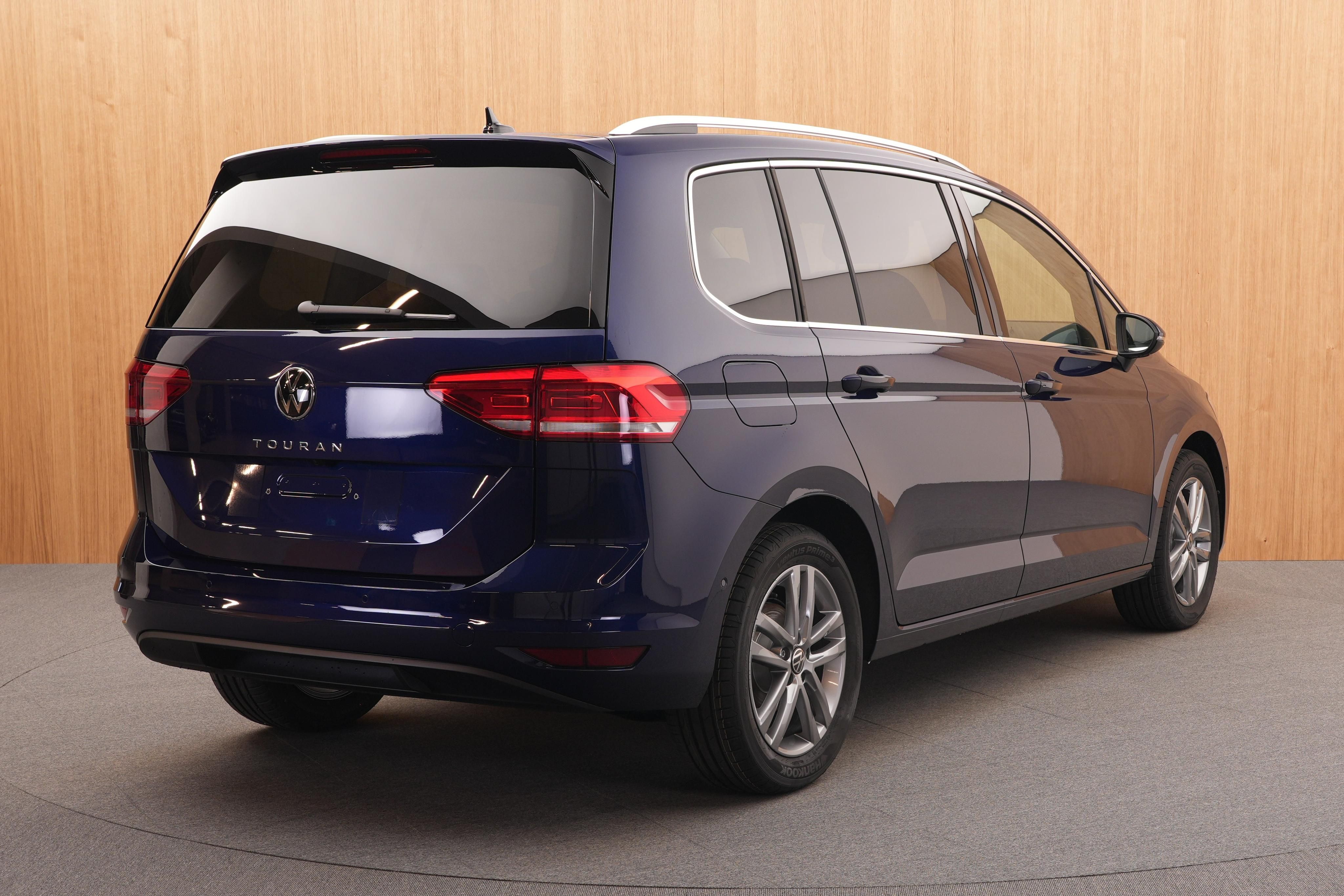 Volkswagen Touran, Love 1.5 TSI DSG - fotka 4