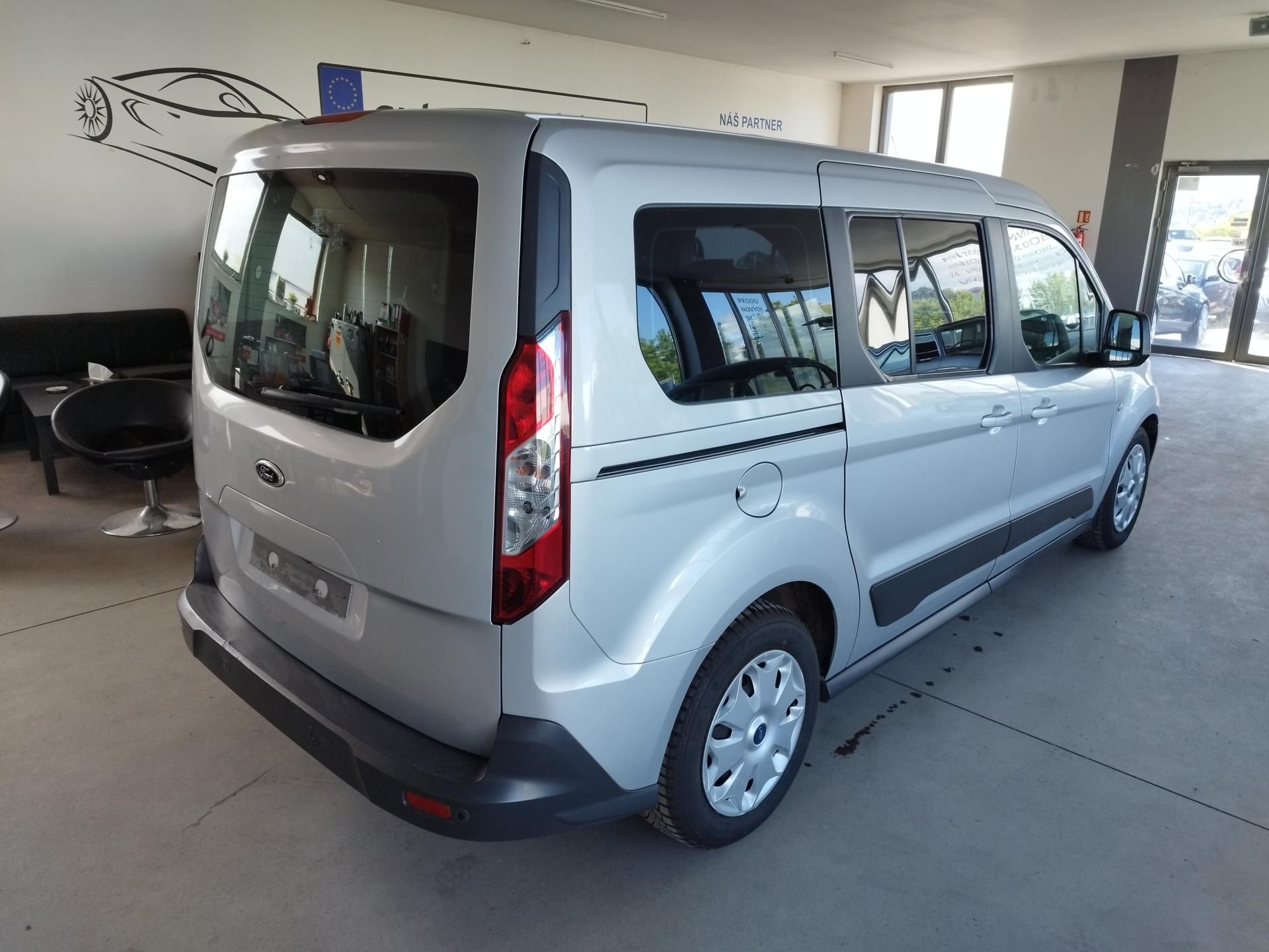 Ford Tourneo Connect, 1.6TDCI,85kW,7-MÍST - fotka 5