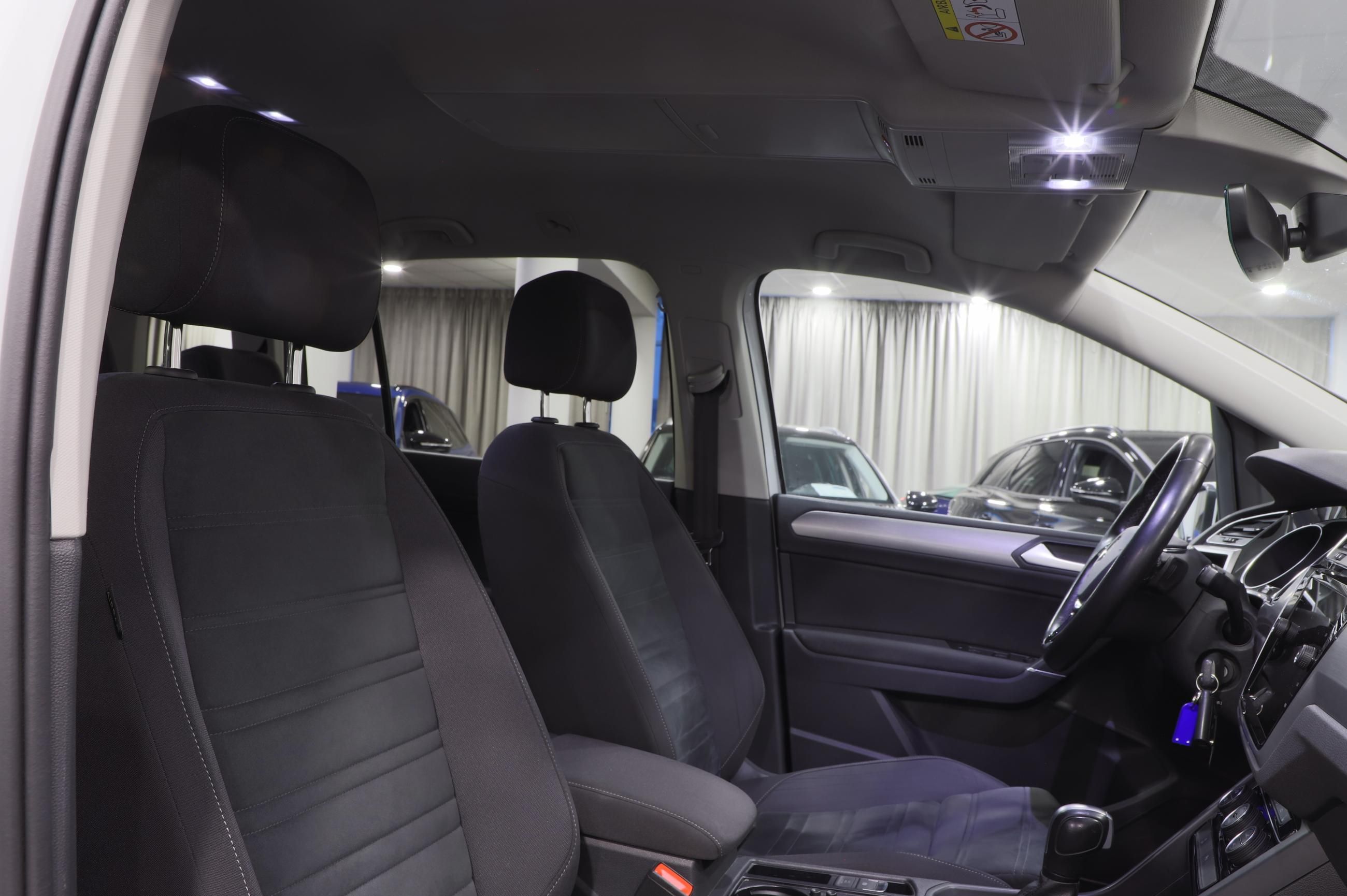 Volkswagen Touran, 2.0 TDI 110kW DSG / 2x sada AL - fotka 5