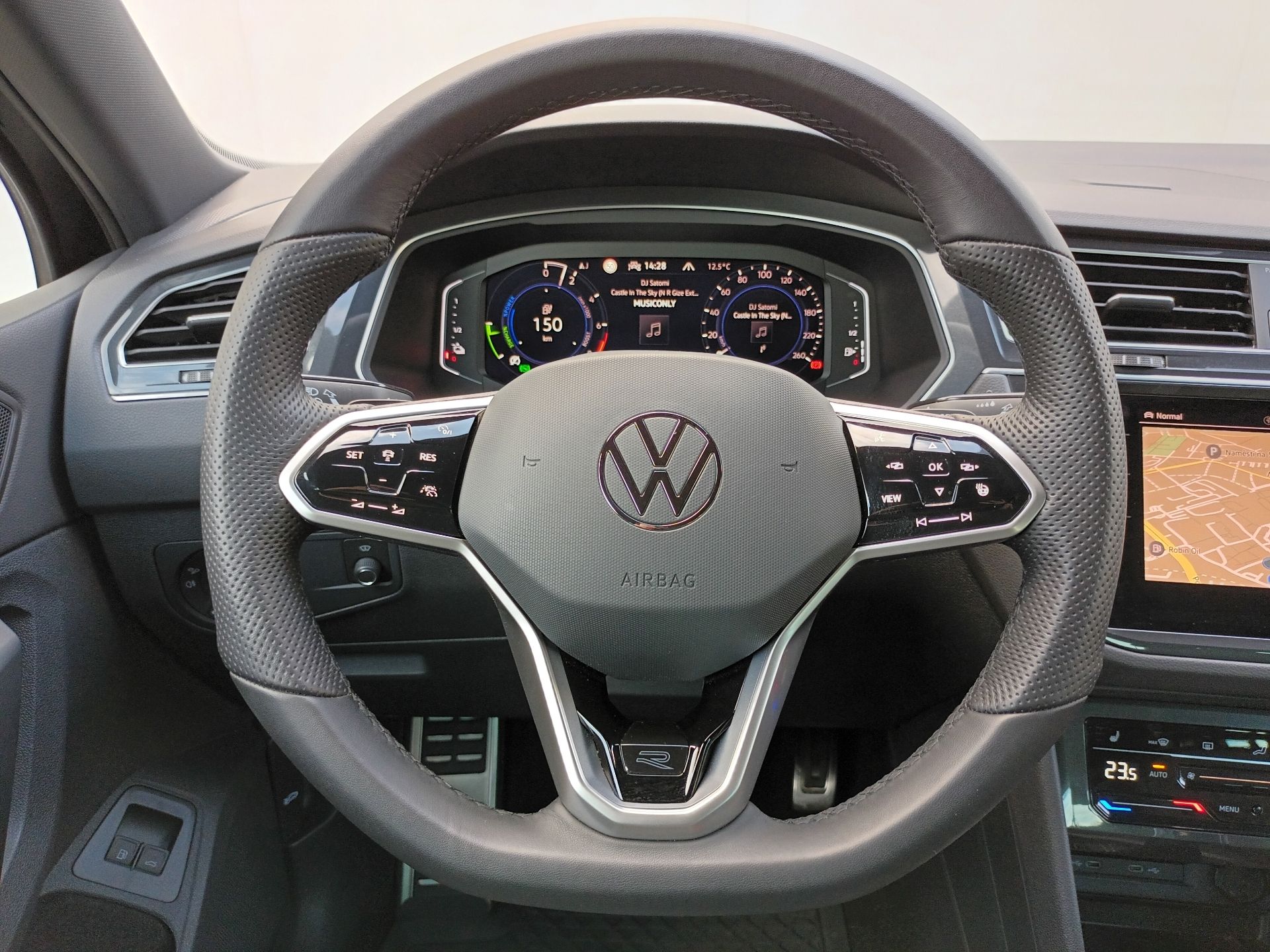Volkswagen Tiguan, Tiguan R-Line 1,4 TSI / 180 kW - fotka 6