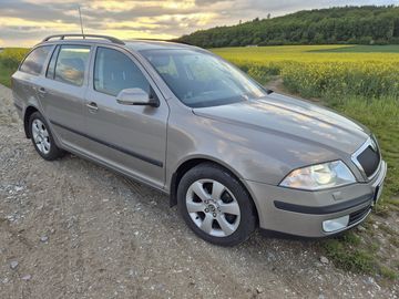 2.0 TDI, tažné, aut. klima