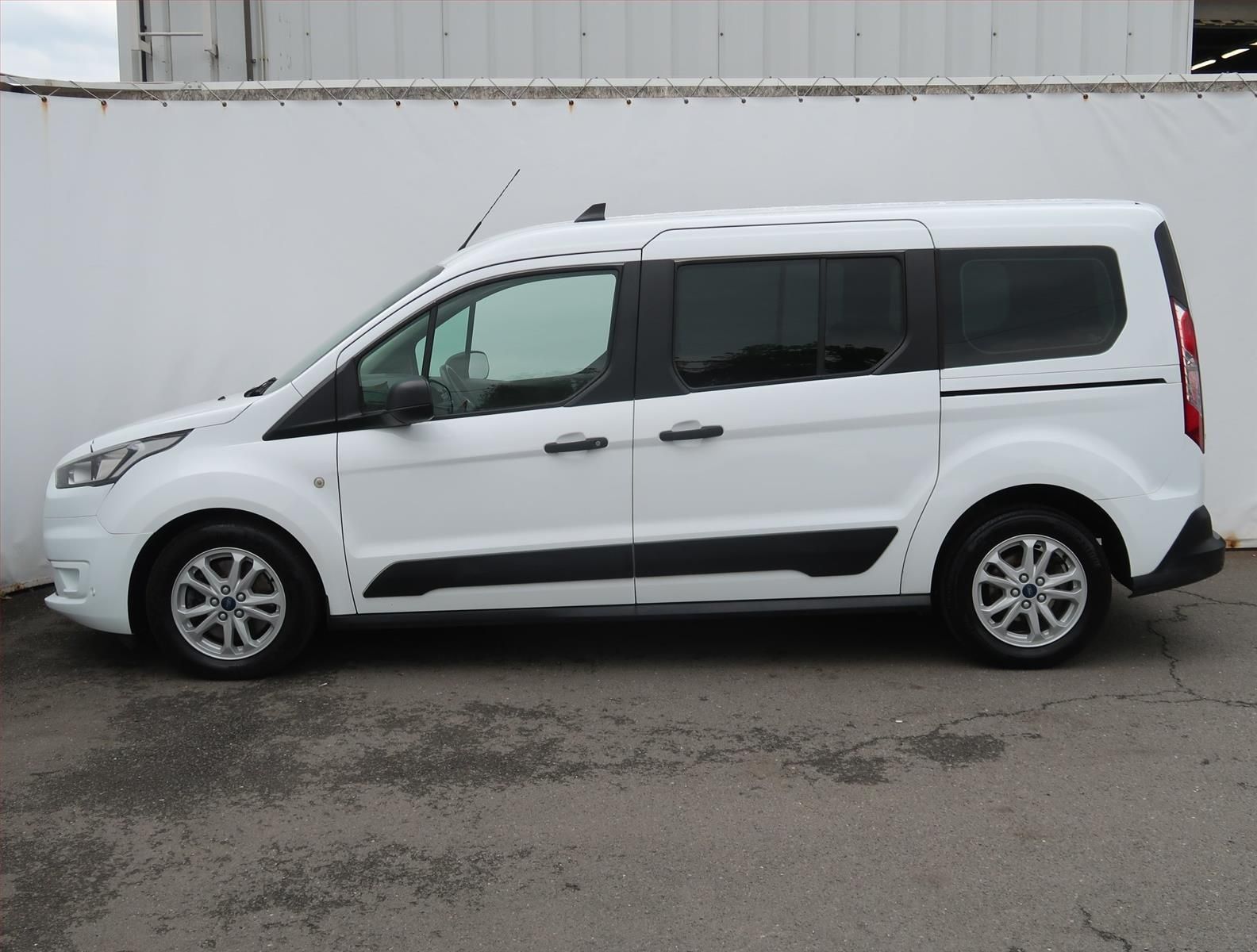 Ford Tourneo Connect, 1.5 EcoBlue, 5Míst, Klima - fotka 3
