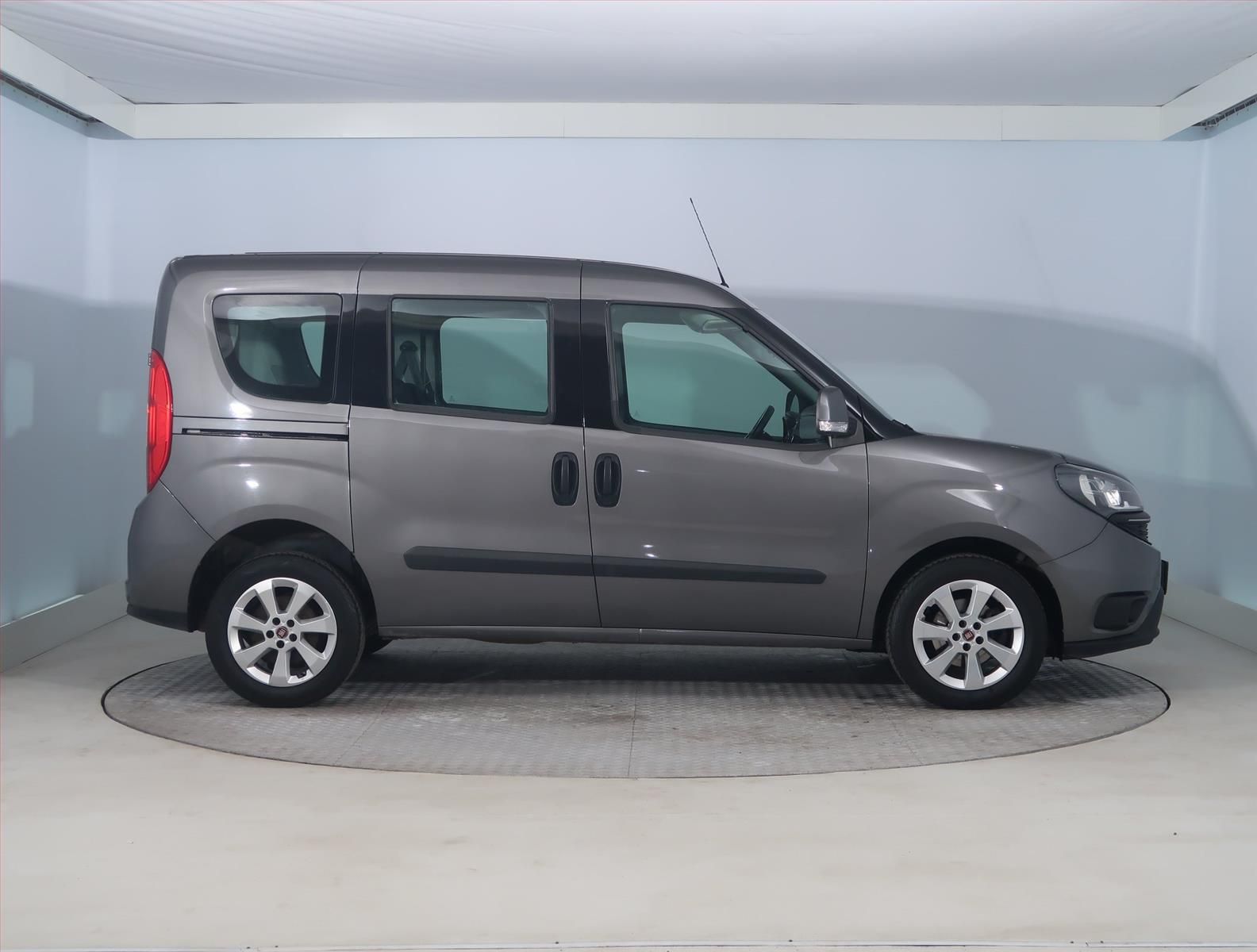 Fiat Dobló, 1.6 MultiJet, 5Míst, Klima, ČR - fotka 6
