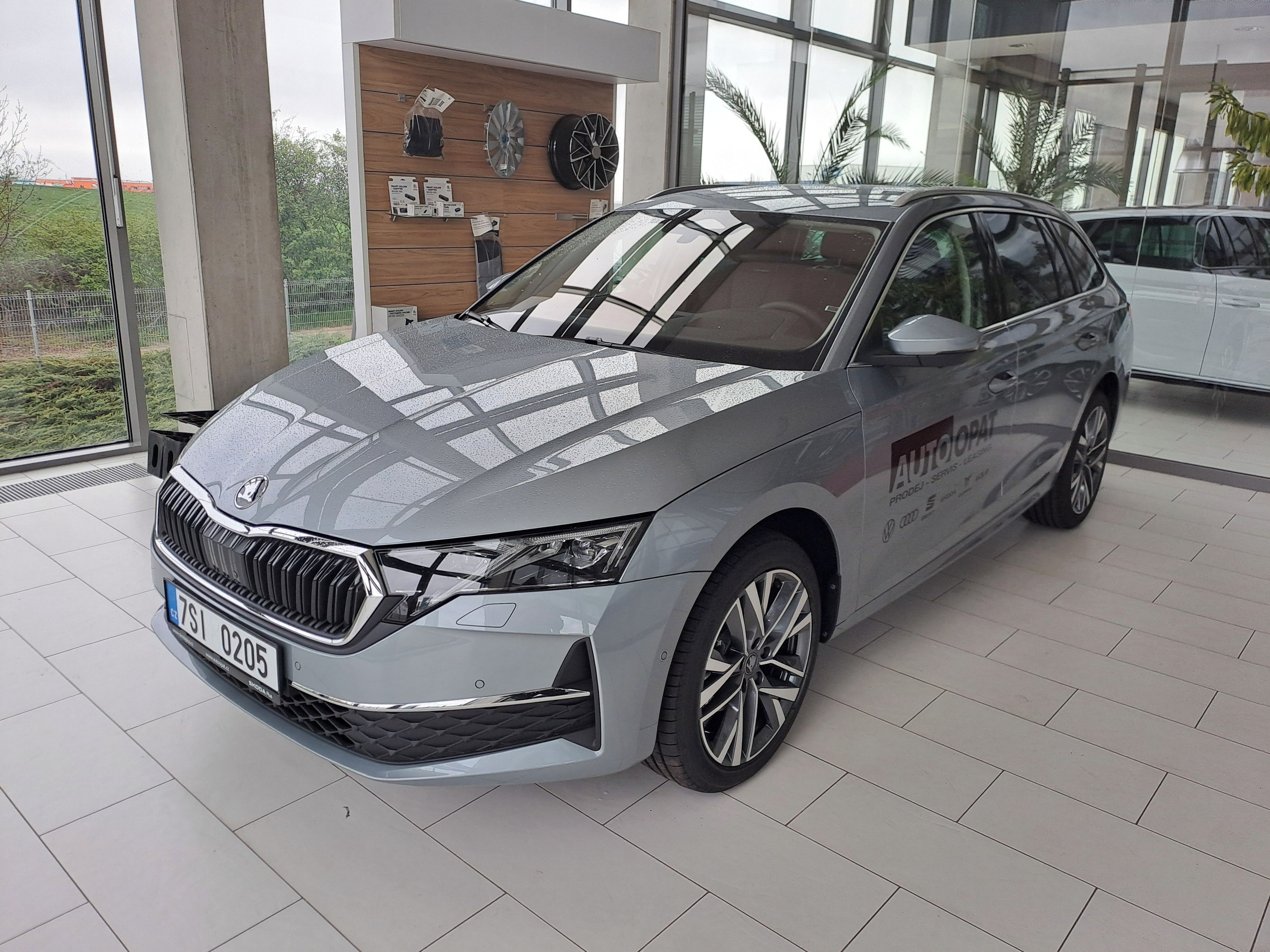 Škoda Octavia, 2,0 TDI 110 kW Excl. Selection - fotka 3