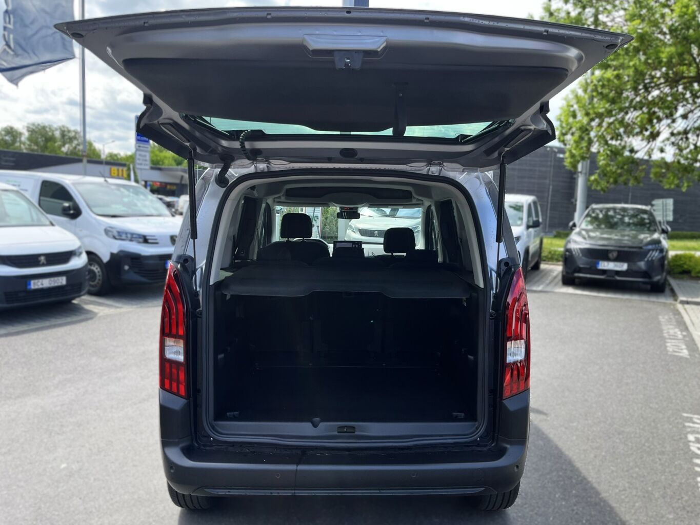 Peugeot Rifter, ALLURE PureTech 110k MAN6 s ho - fotka 5