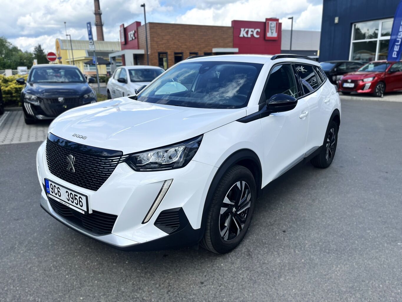 Peugeot 2008, ALLURE 1.2 PureTech 100k MAN6 - fotka 2