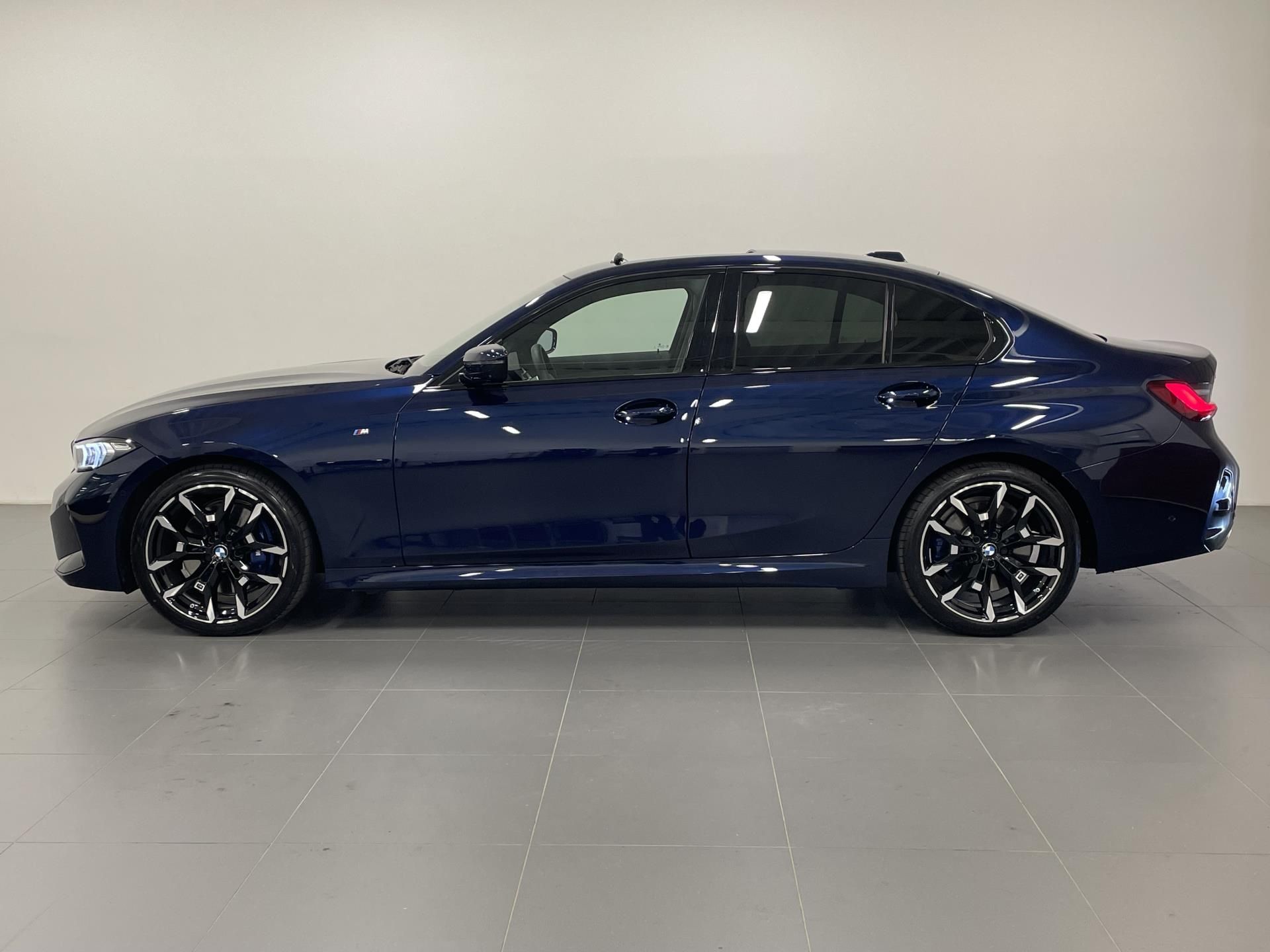 BMW Řada 3, 330D xDrive Tažné Harman - fotka 3