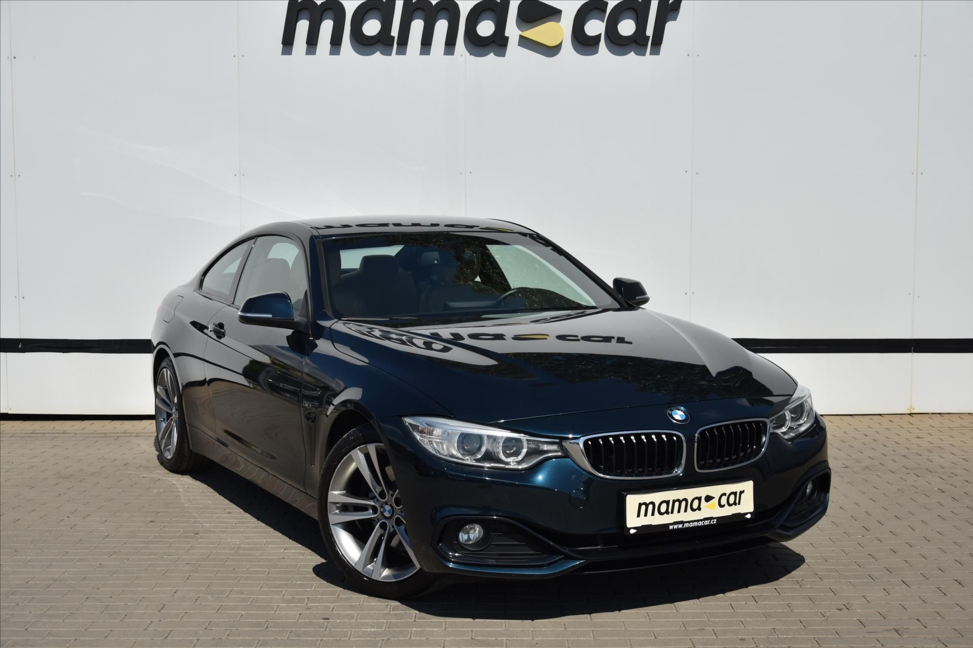 BMW Řada 4, 428i 180kW SERVISNÍ KNIHA ČR