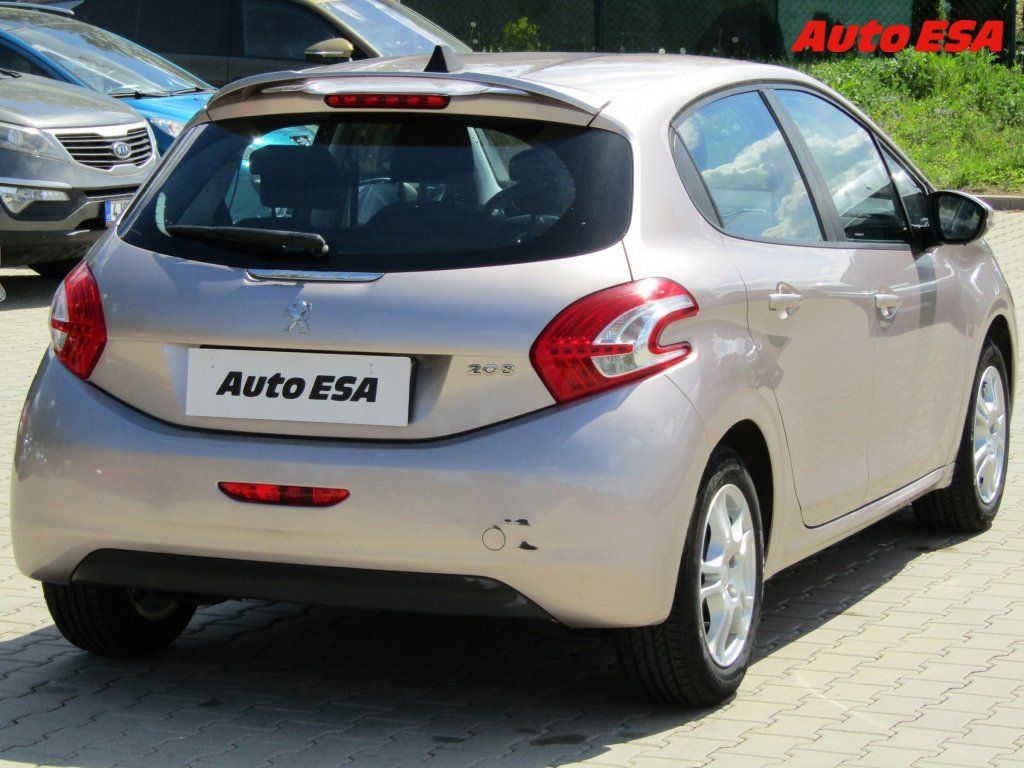 Peugeot 208, 1.2i,ČR - fotka 6