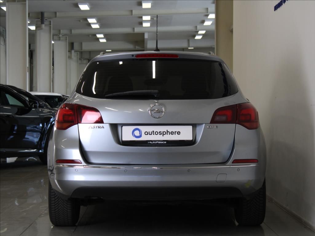 Opel Astra, 1,6 CDTi 81kW Cosmo ČR - fotka 4