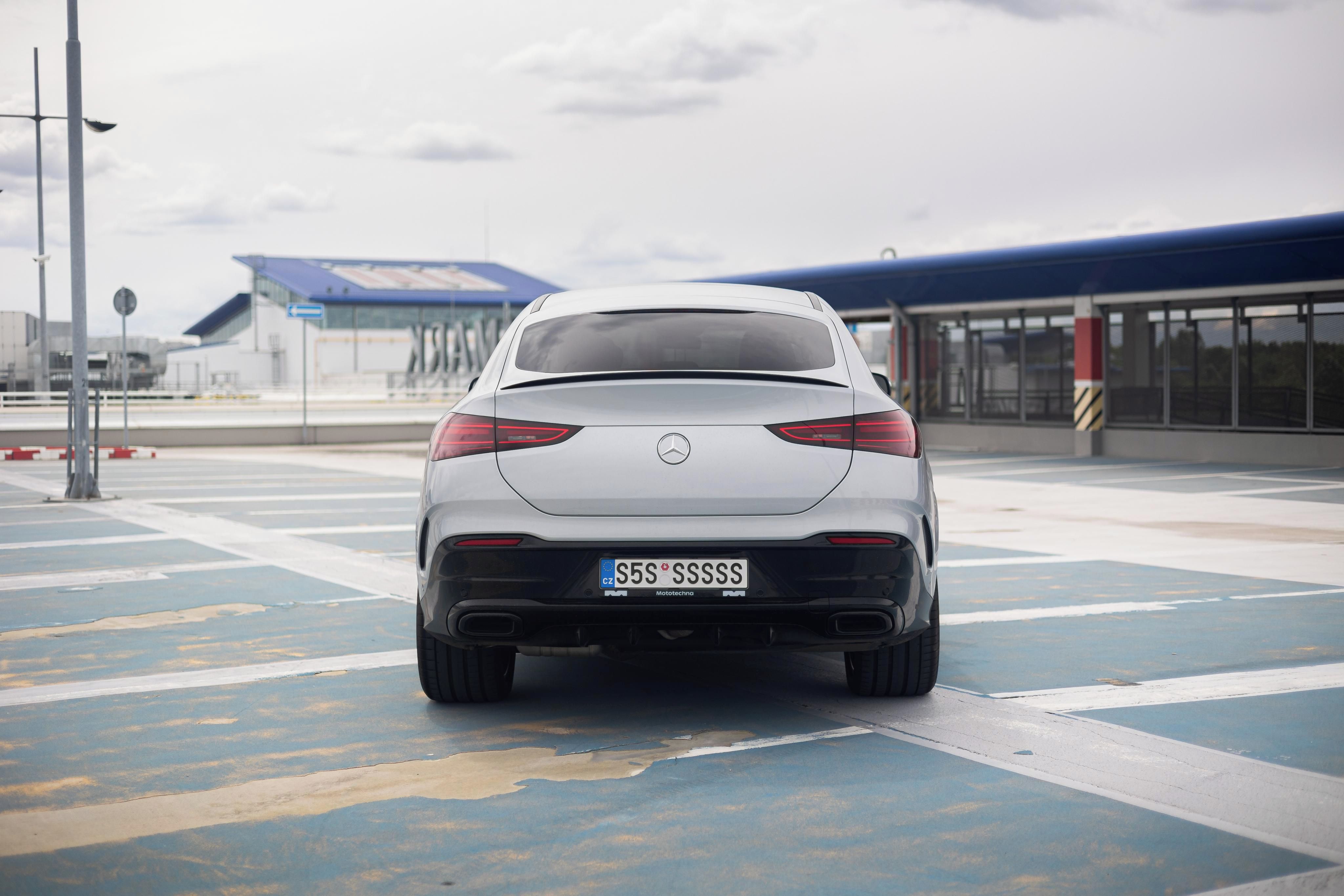 Mercedes-Benz GLE, 300d AMG, ČR, TOP STAV - fotka 4
