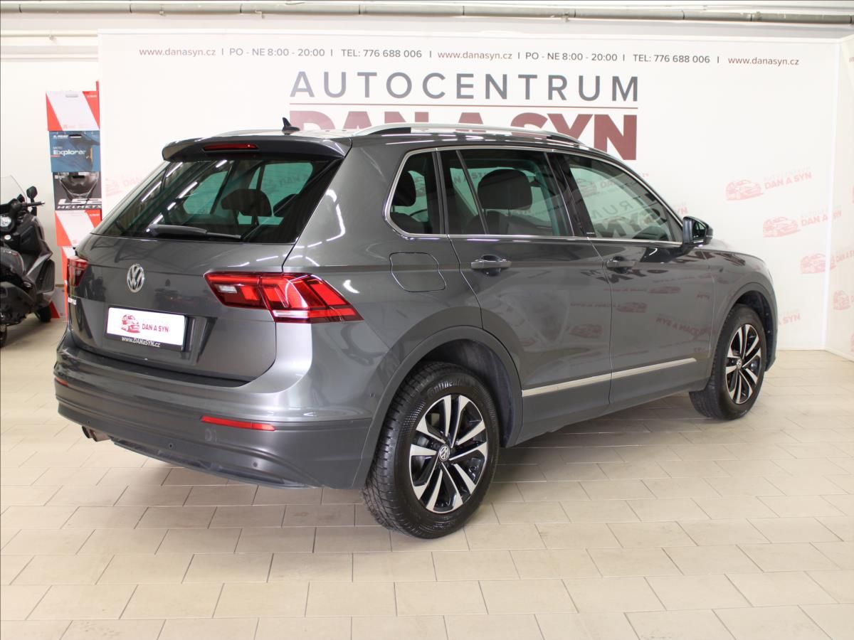 Volkswagen Tiguan, 2,0 TSi 140 KW, LED, DSG, 4 Mo - fotka 4
