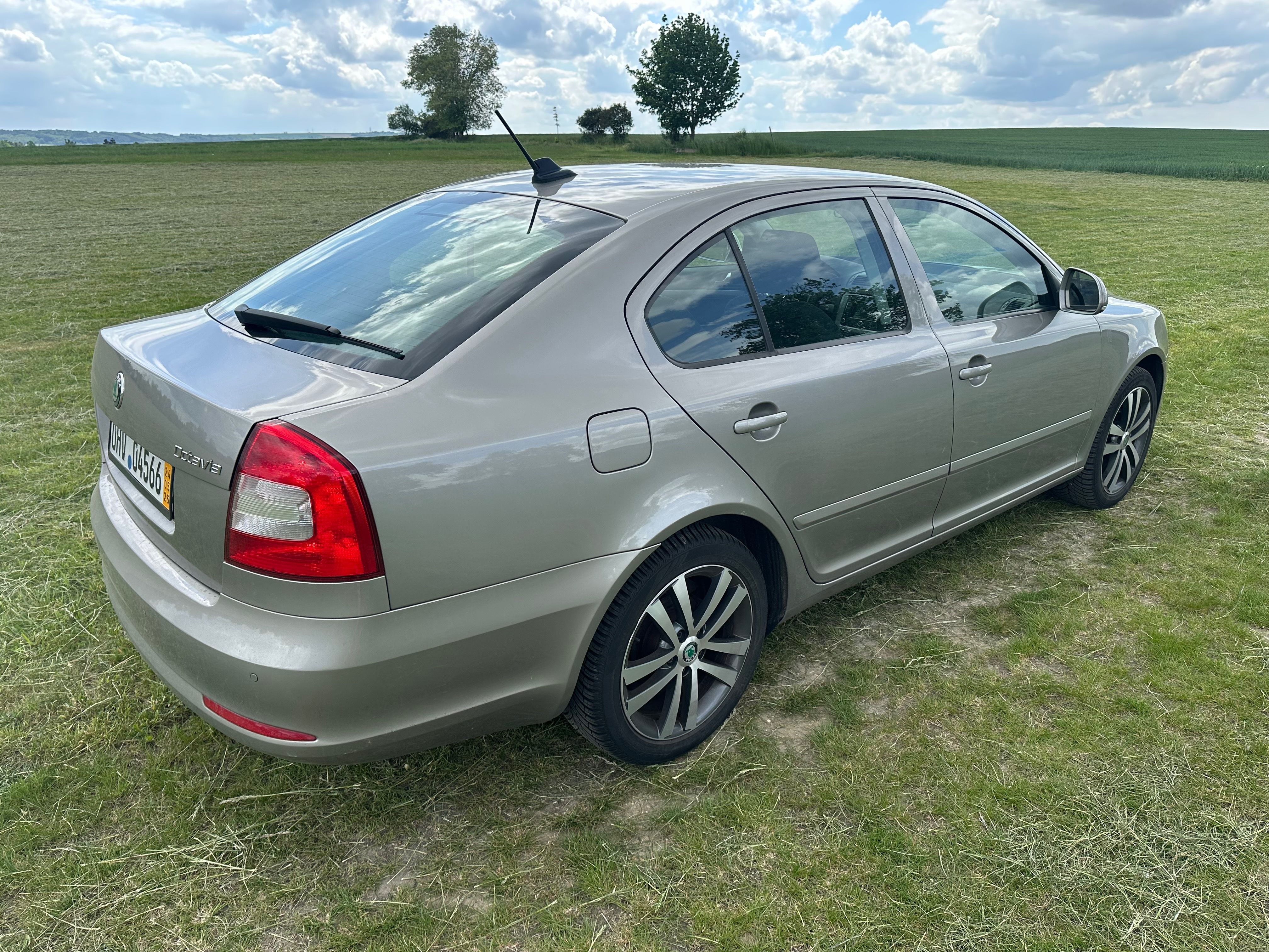 Škoda Octavia, 1.2TSI-77KW-6KVALT-NAVIGACE - fotka 6