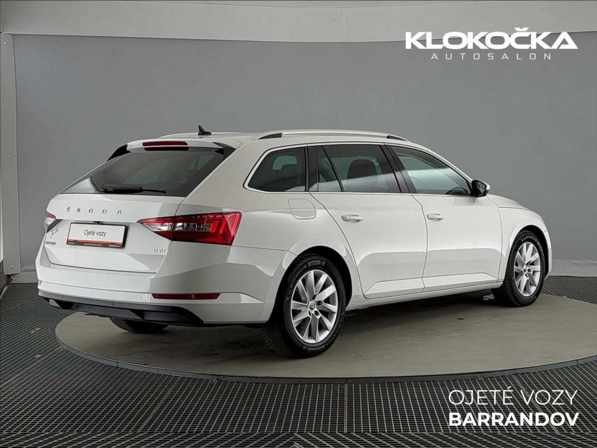 Škoda Superb, 2,0 TDI  Style 7DSG 4x4 - fotka 2
