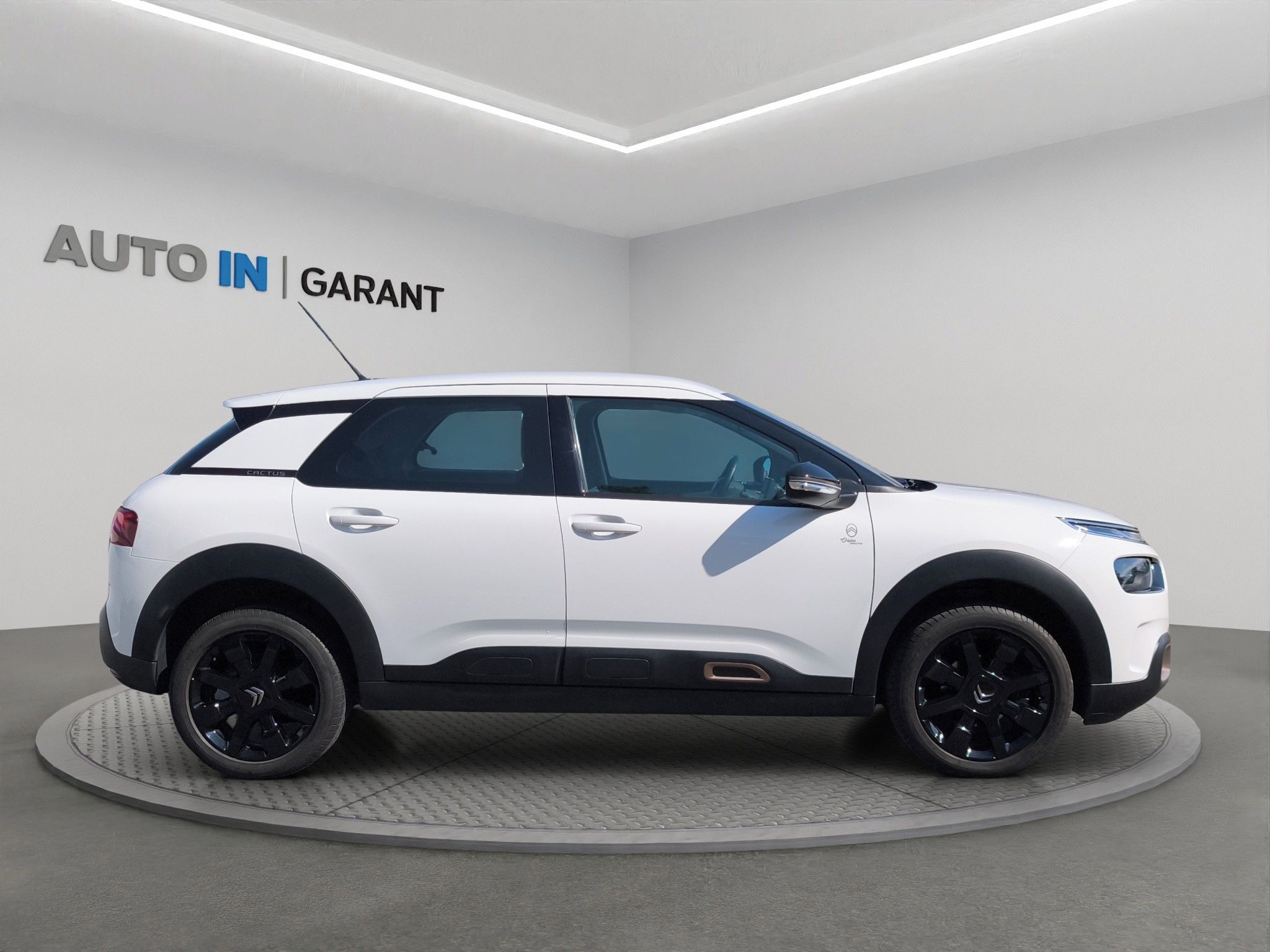 Citroën C4 Cactus, ORIGINS 1.2 81kW, ČR, Kamera, - fotka 4