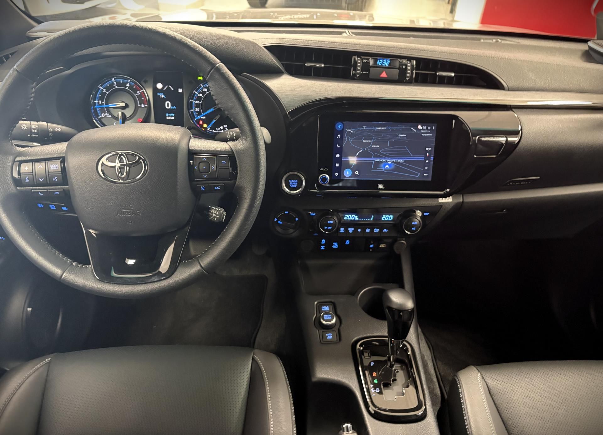 Toyota Hilux, Double Cab 2,8 D-4D (204 k) - fotka 6