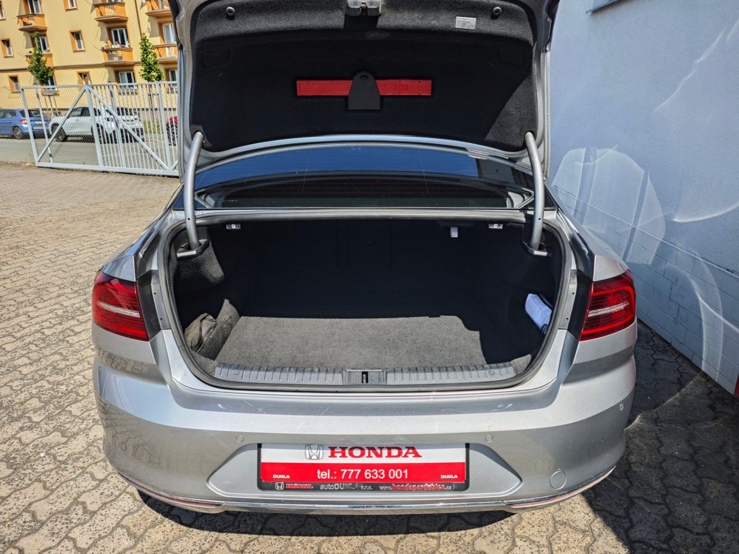 Volkswagen Passat, 2.0 TDi Highline ACC Manuál - fotka 6