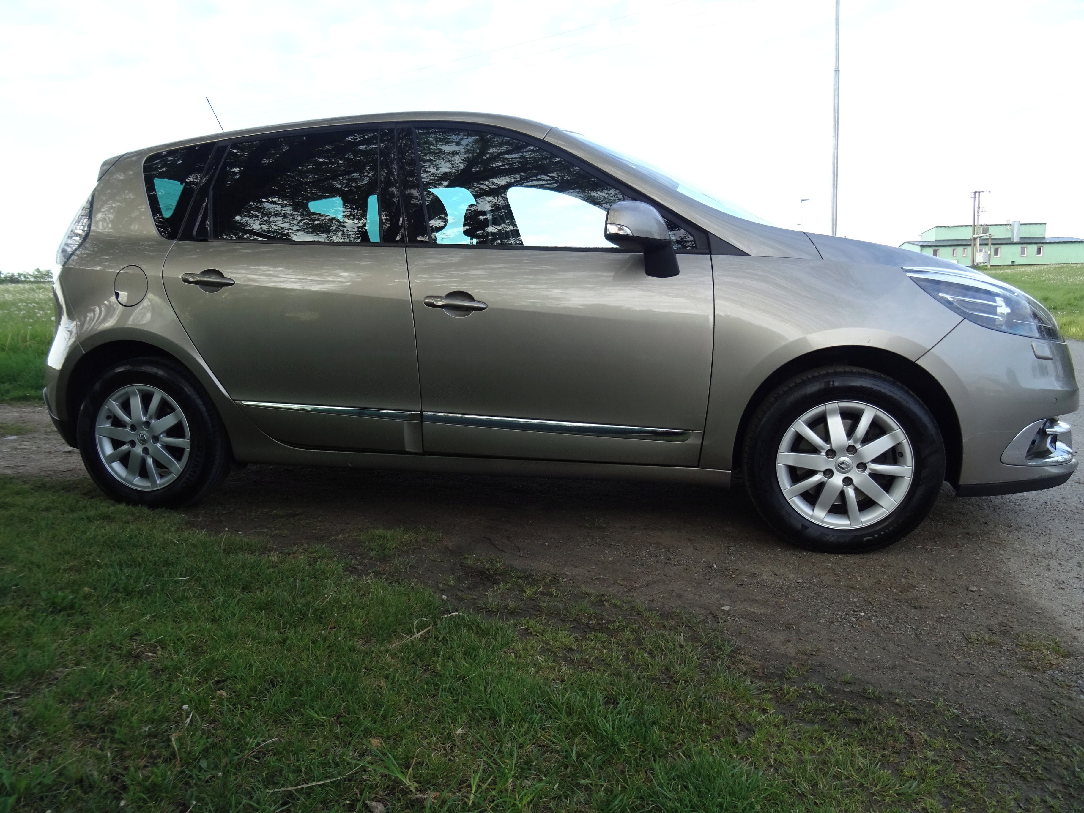 Renault Scénic, 1,5 dCi 81kW pěkná výb. tažné - fotka 3