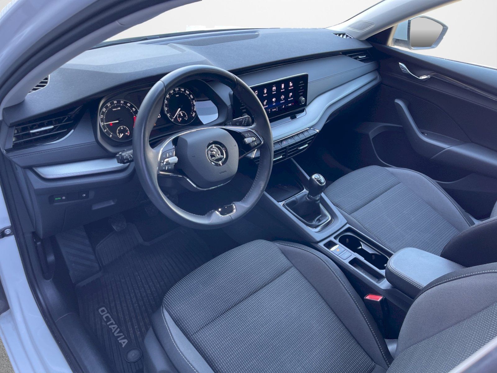 Škoda Octavia, 2.0 TDI 85kW Ambition Plus com - fotka 5