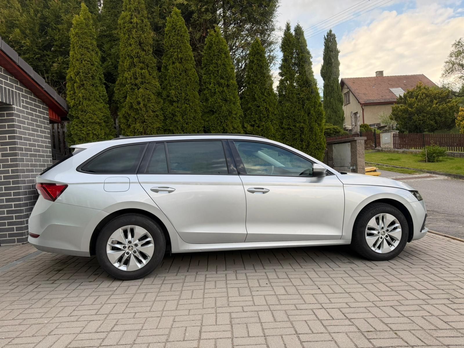 Škoda Octavia, 2,0TDi,ambient+,CZ,M6,1maj,DPH - fotka 4