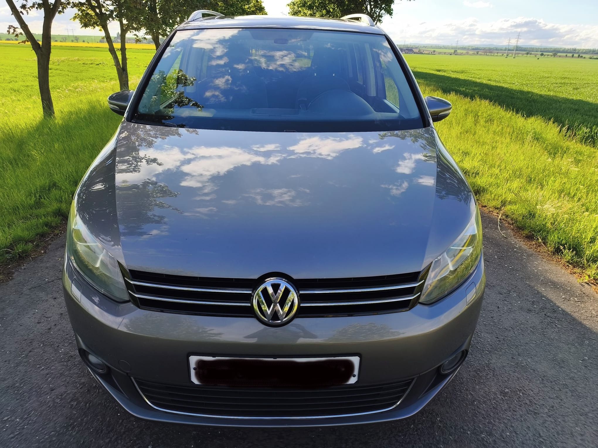 Volkswagen Touran, 1,4 TSi 125 kW, 7 míst - fotka 2