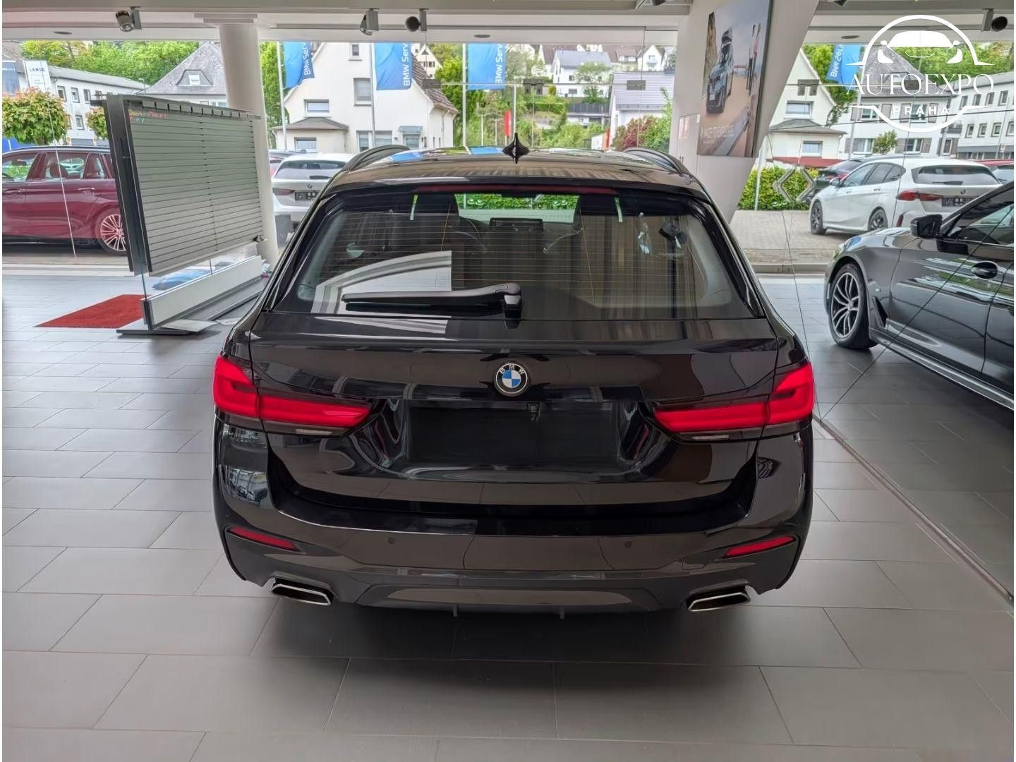 BMW Řada 5, d xDrive M Sport Touring - fotka 6