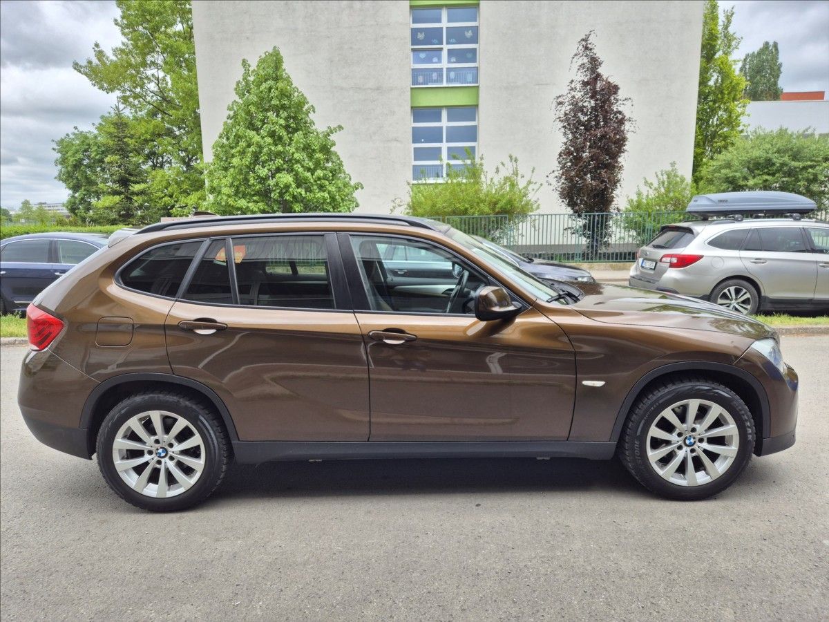 BMW X1, xDrive 20d AT*nove ROZVODY - fotka 4