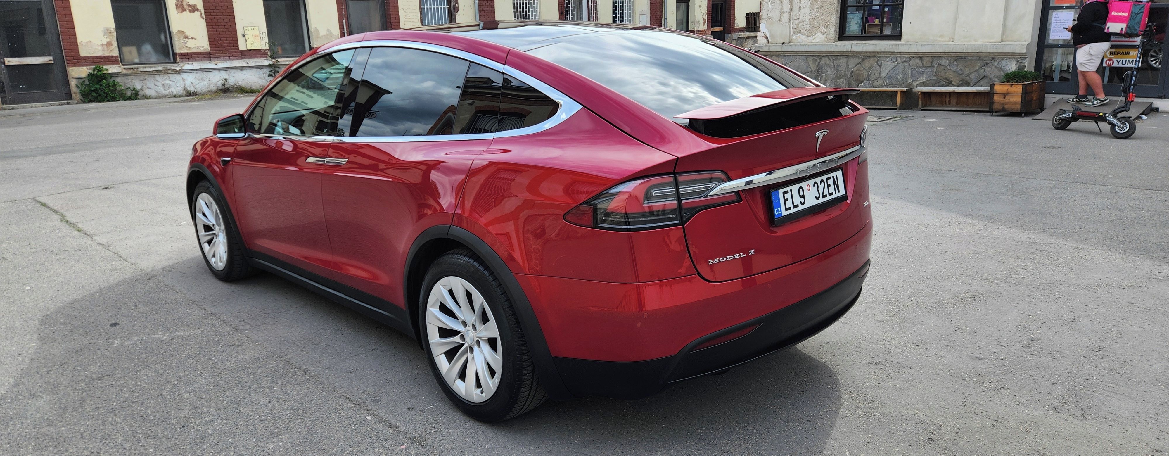 Tesla Model X, RED-4X4-KOLA 20-SVĚTLÝ INT. - fotka 6