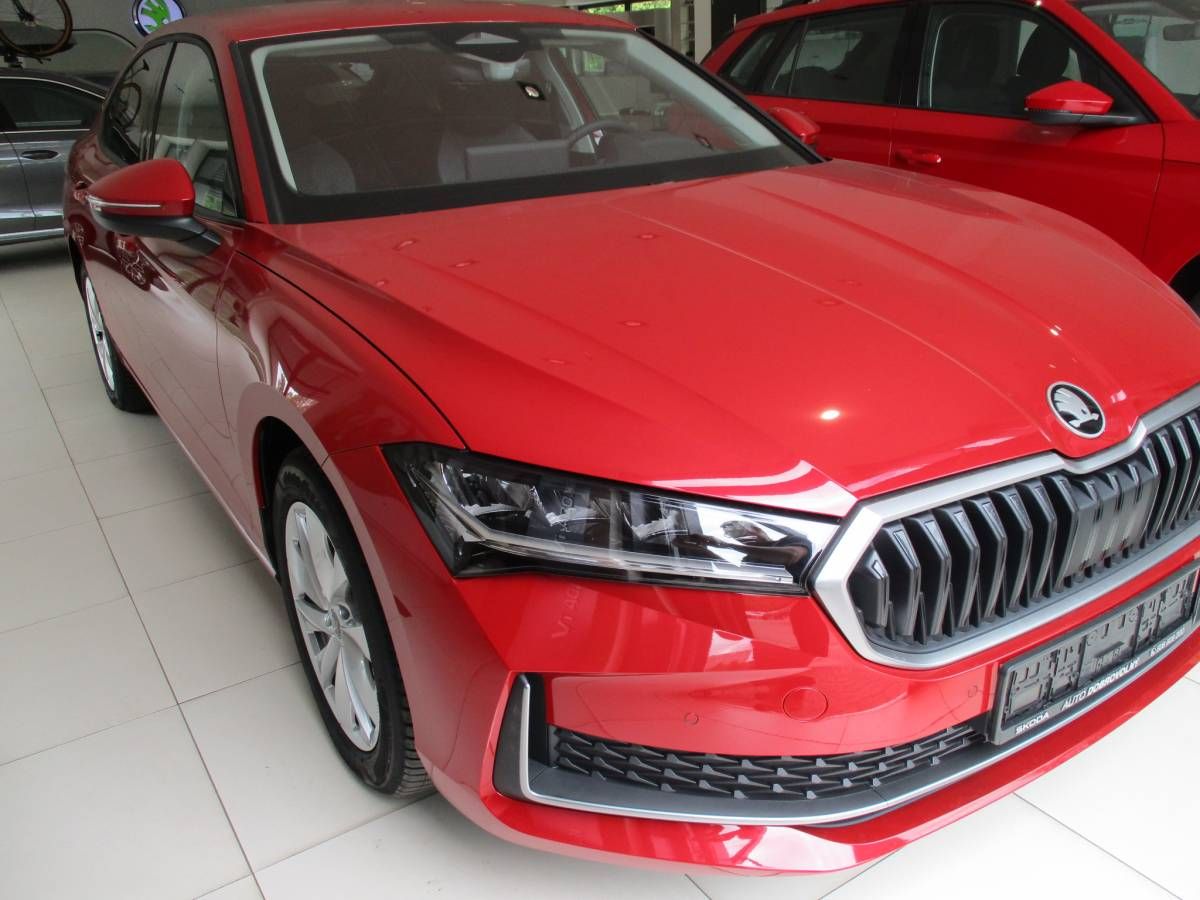 Škoda Superb, liftback Selection 2,0TDI 110k - fotka 3