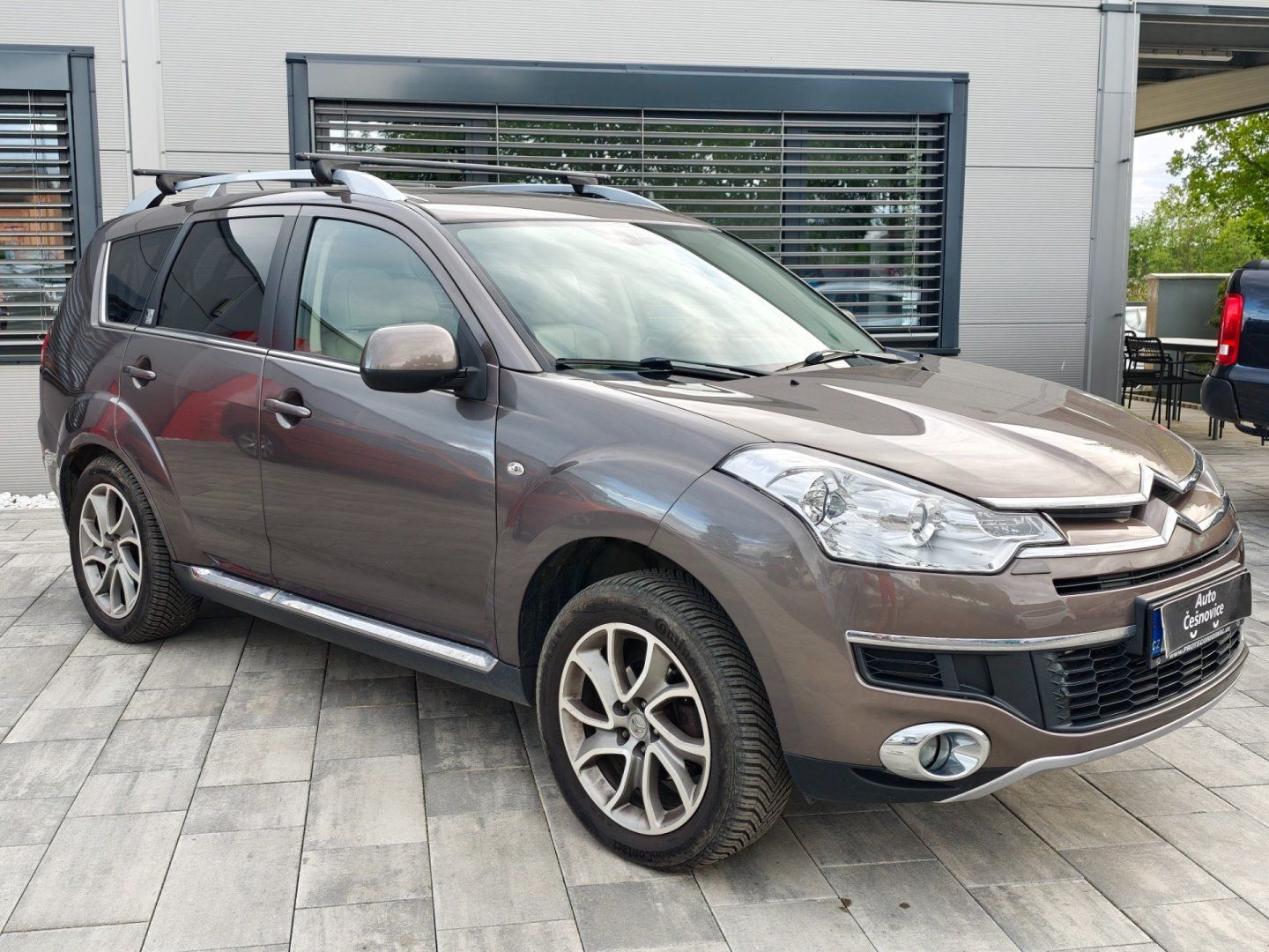 Citroën C-Crosser, 2,2 HDI 4x4 7Míst 115 KW - fotka 3