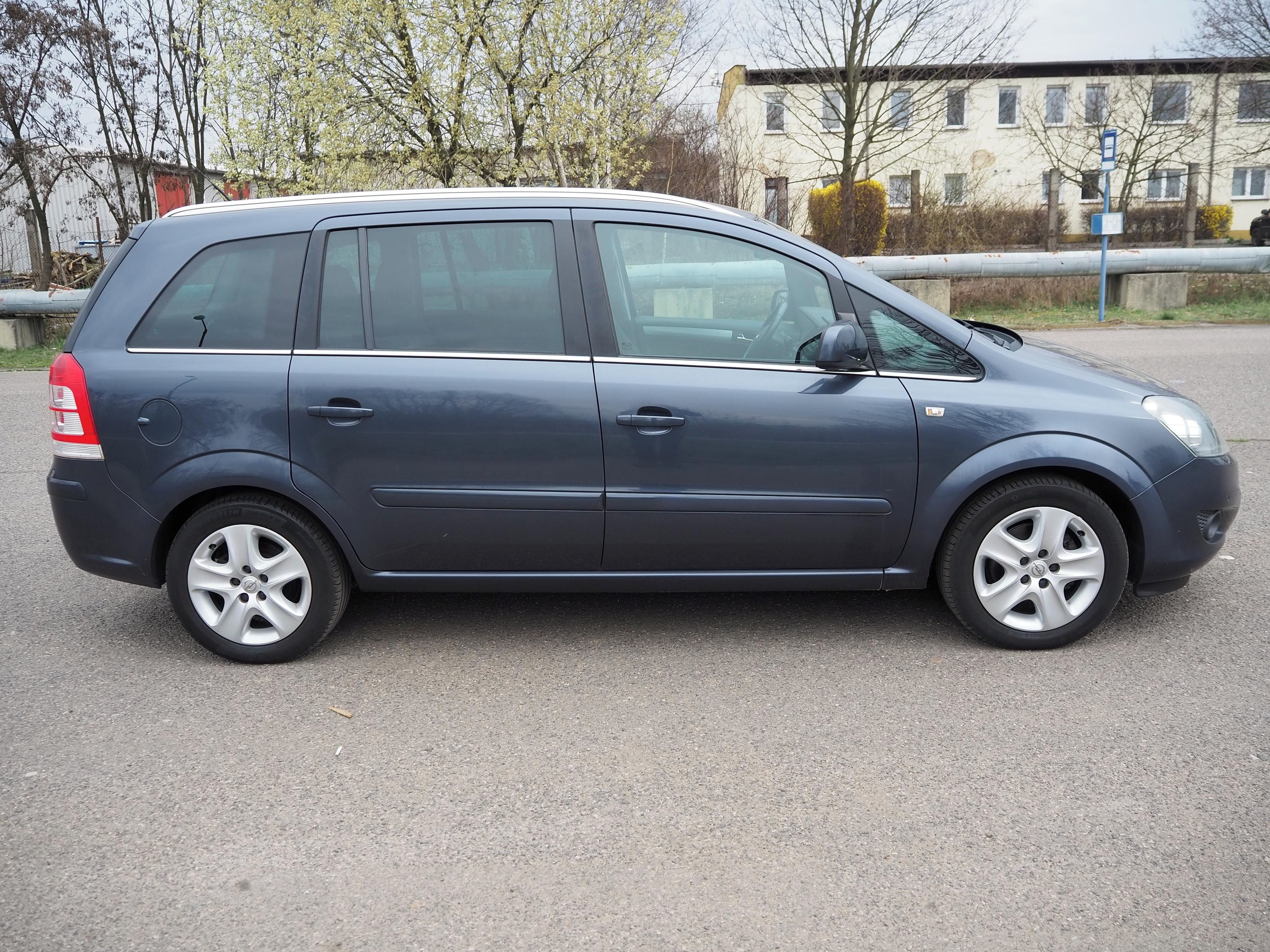 Opel Zafira, 1.6 ECOflex KLIMA, 7 míst - fotka 4