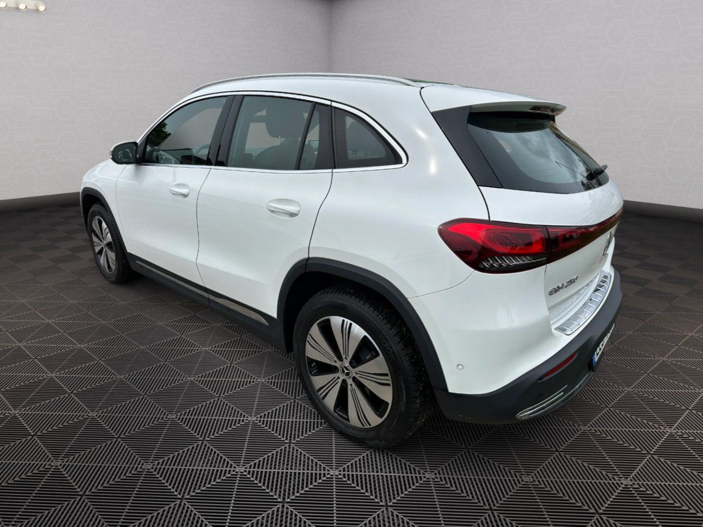 Mercedes-Benz EQA, 250 69,7 kWh - fotka 5