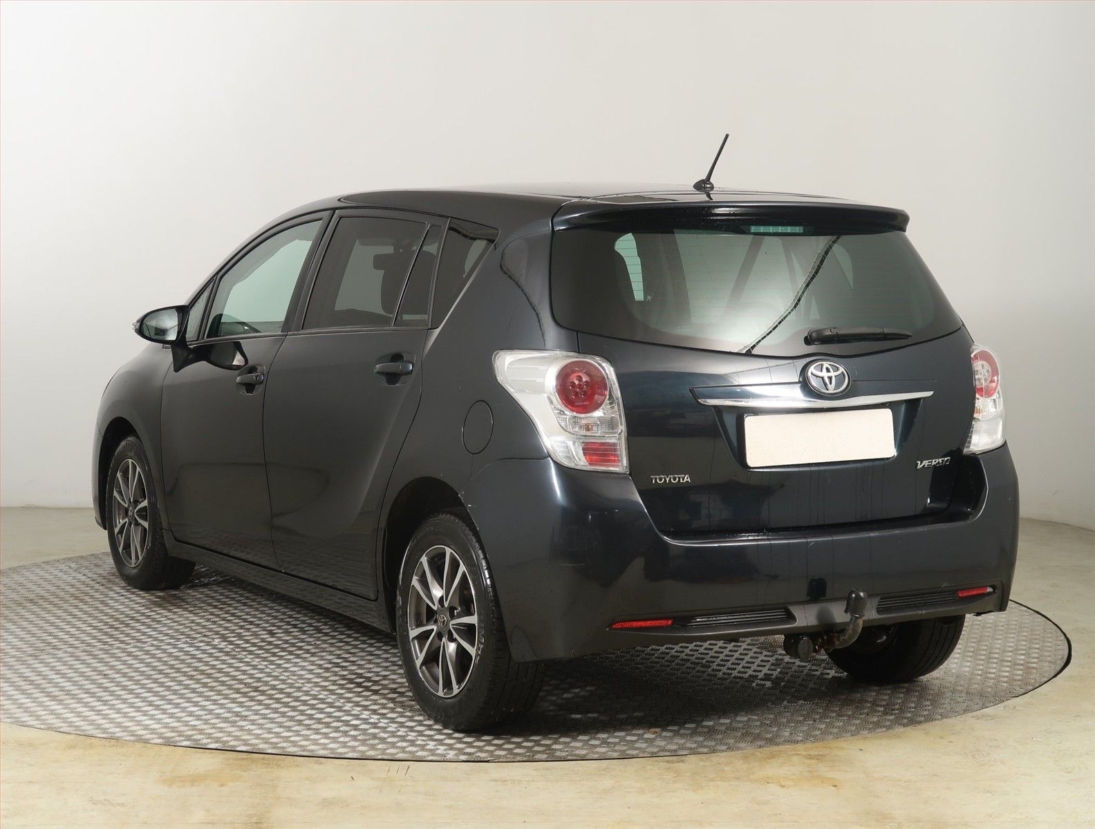 Toyota Verso, 2.0 D-4D, 7 míst - fotka 4