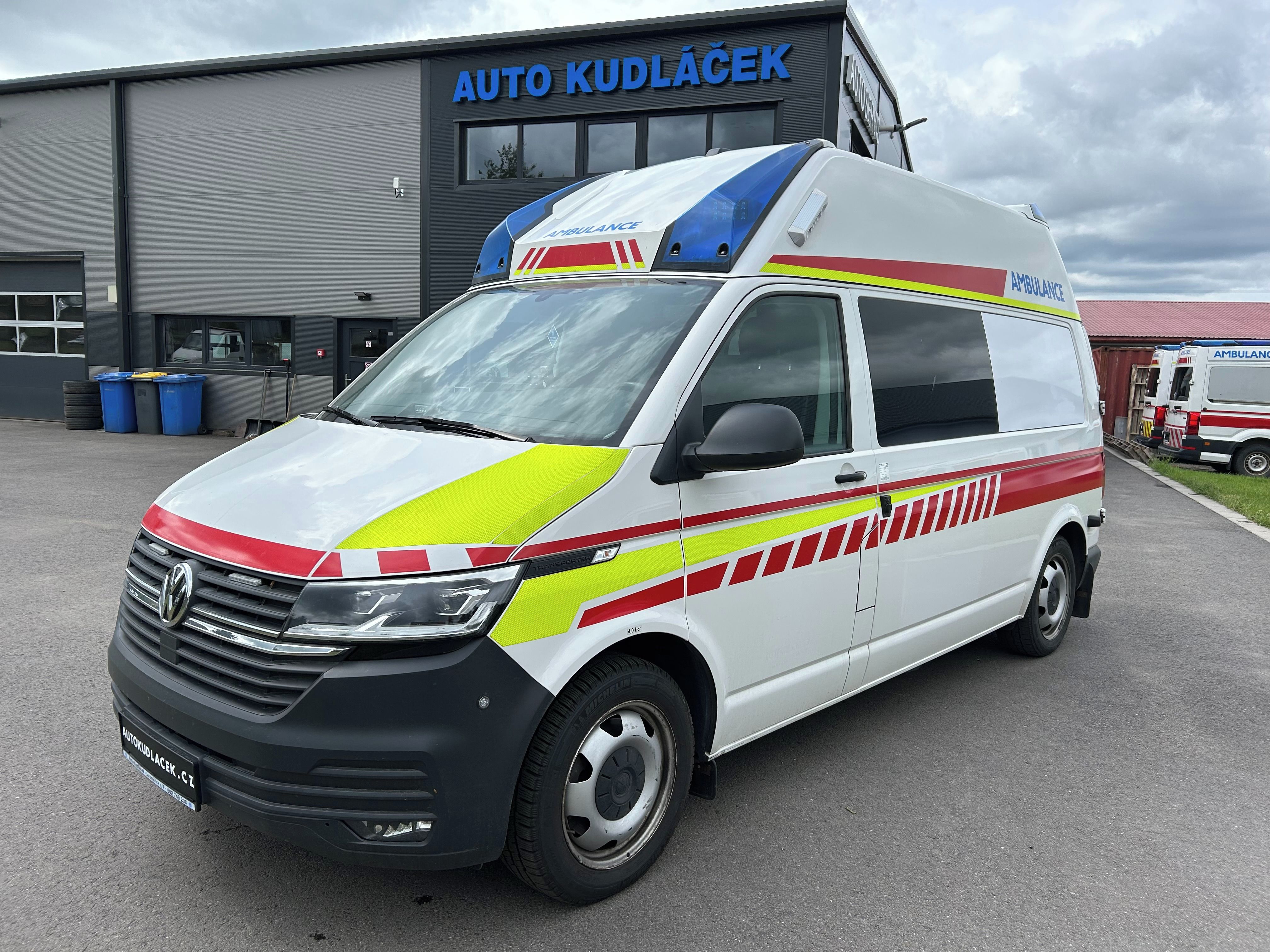 Volkswagen Transporter, T6.1 - 2.0 TDI Sanitní vůz 4x4
