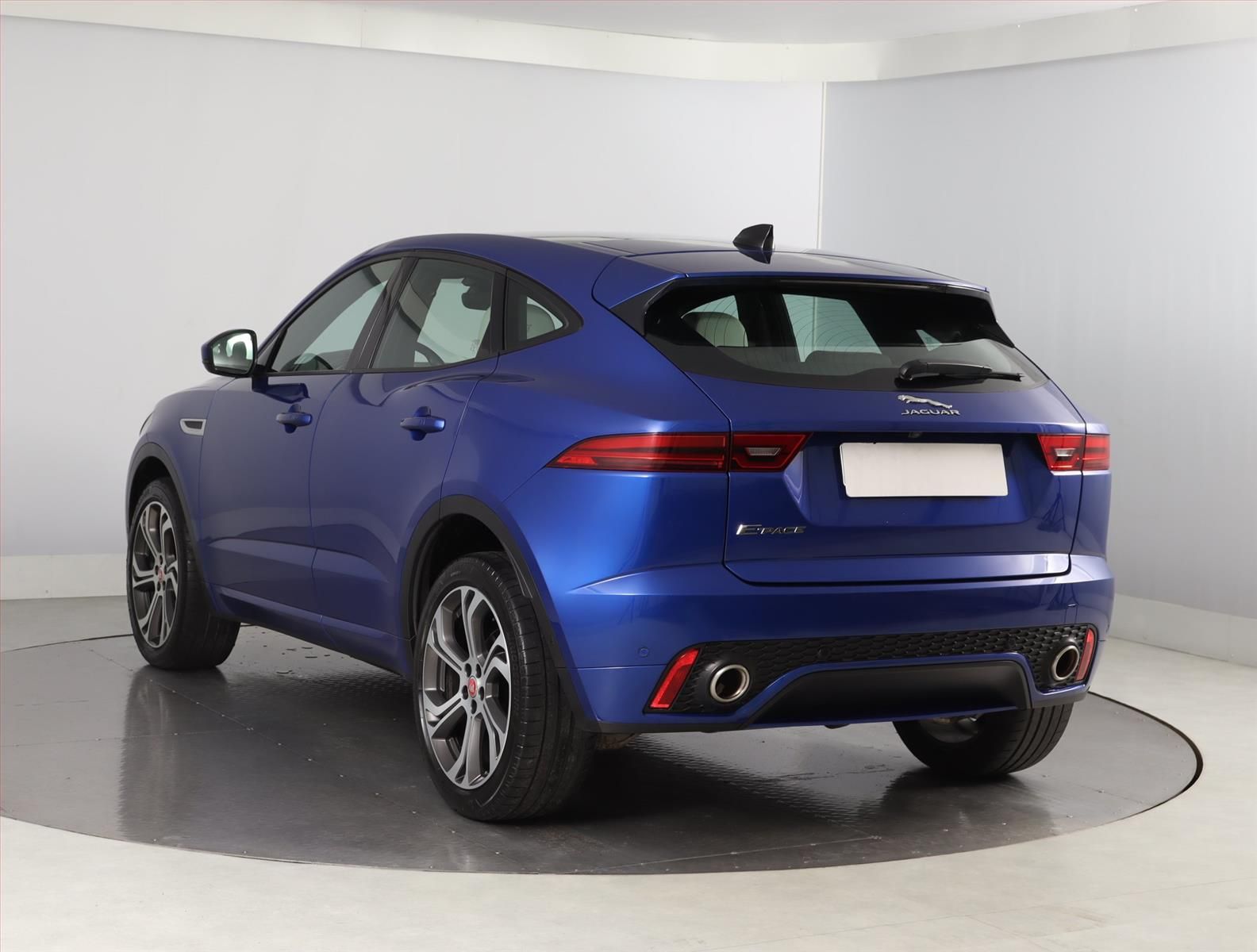 Jaguar E-Pace, P300 AWD, 4X4, Automat - fotka 4