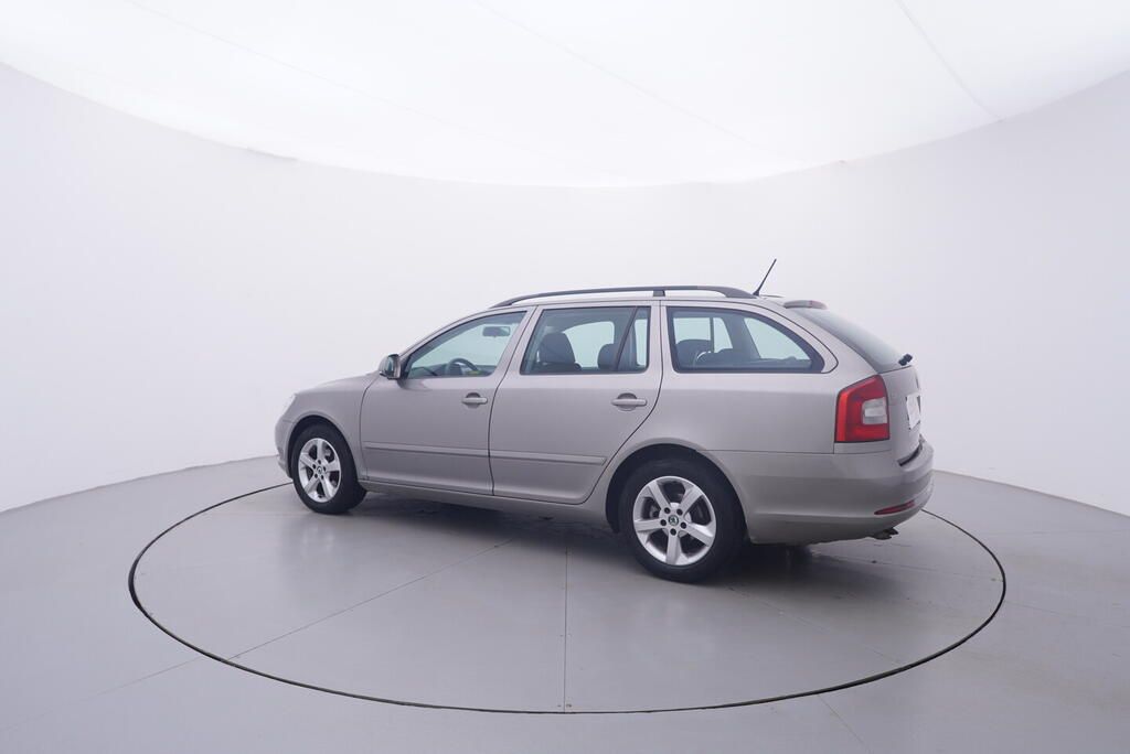 Škoda Octavia, Ambiente 1.9 TDI 77 kW - fotka 3
