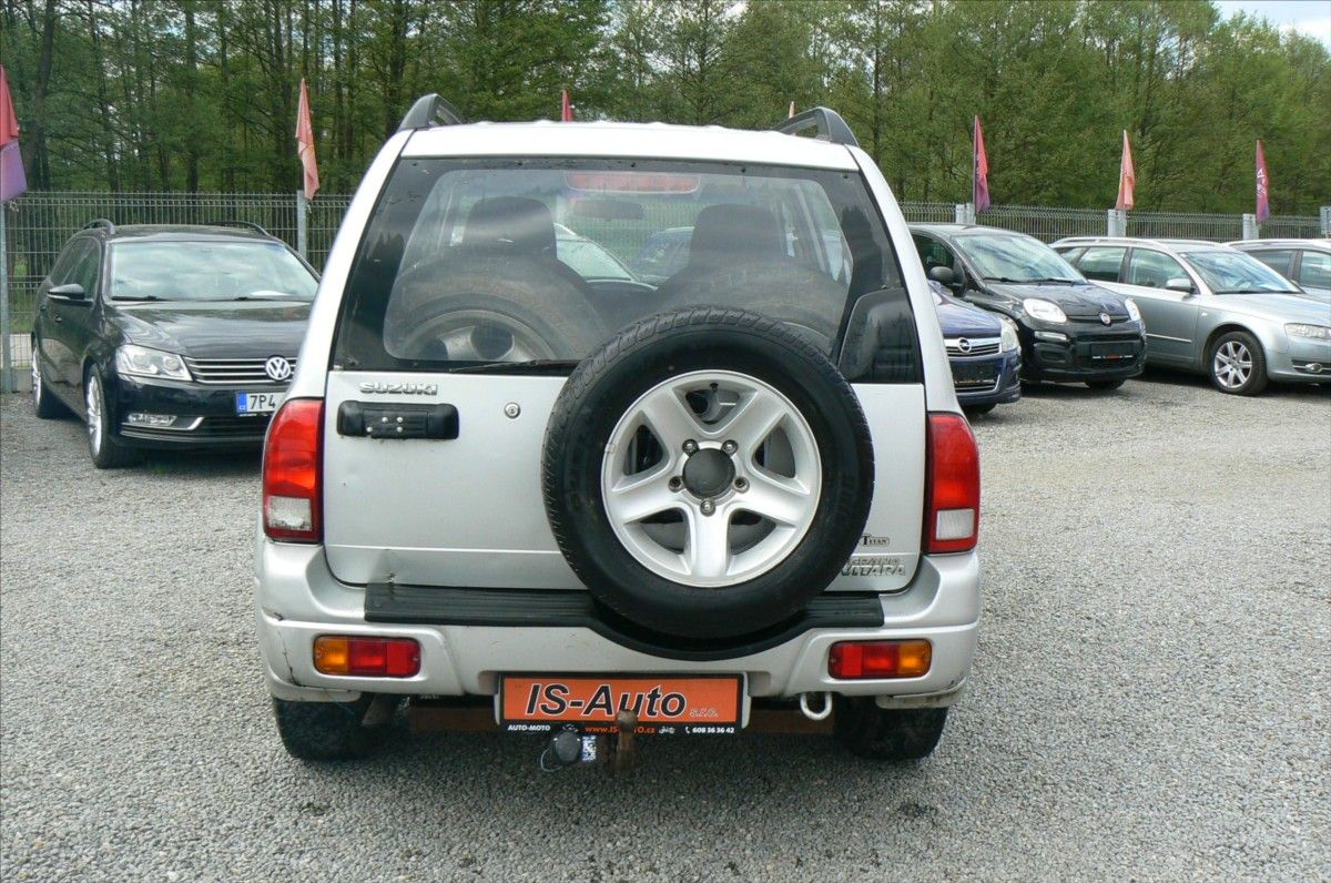 Suzuki Grand Vitara, 2,0 4x4 koroze - fotka 6