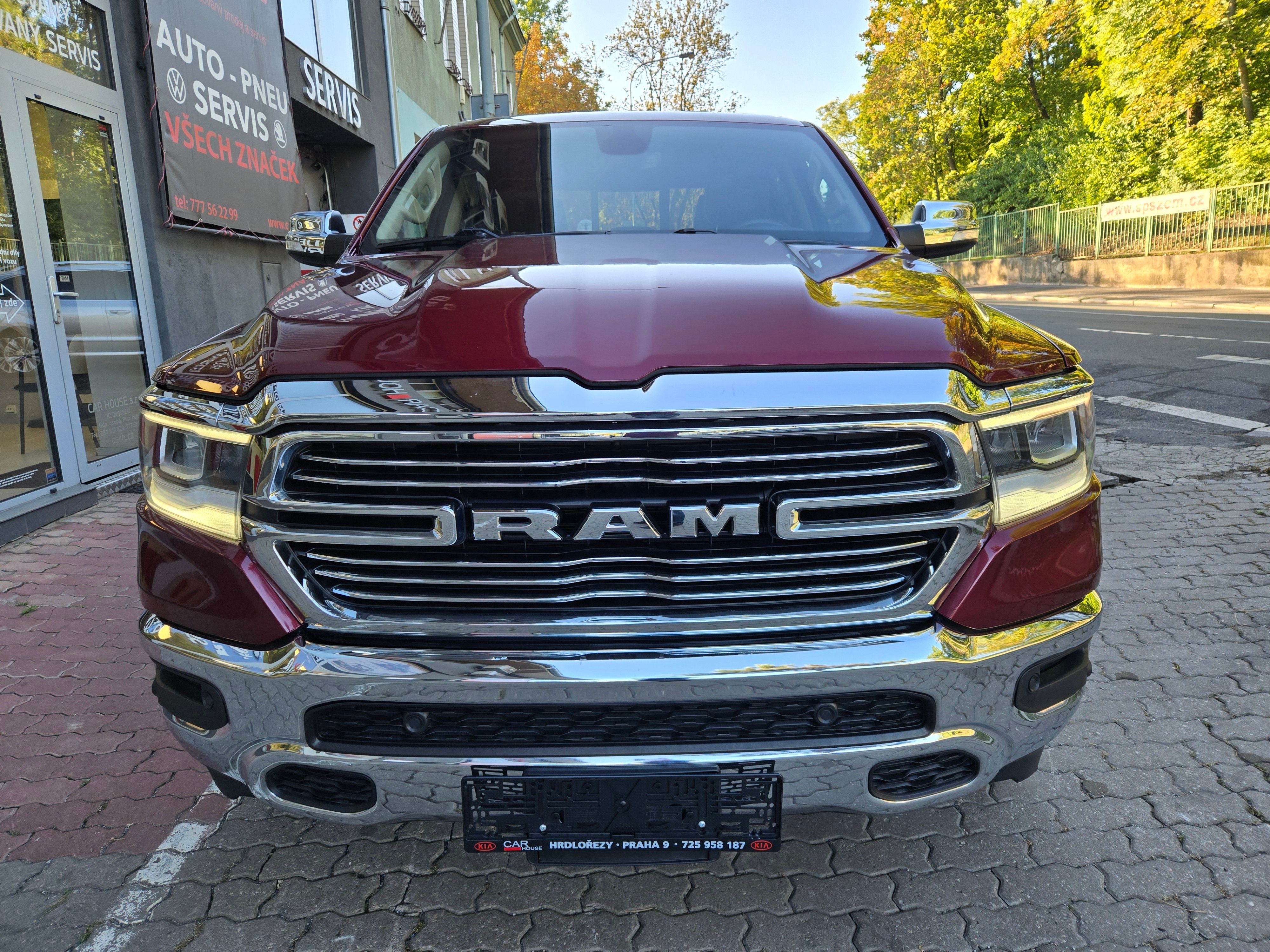 RAM 1500, LARAMIE 5.7HEMI 4x4 - fotka 3