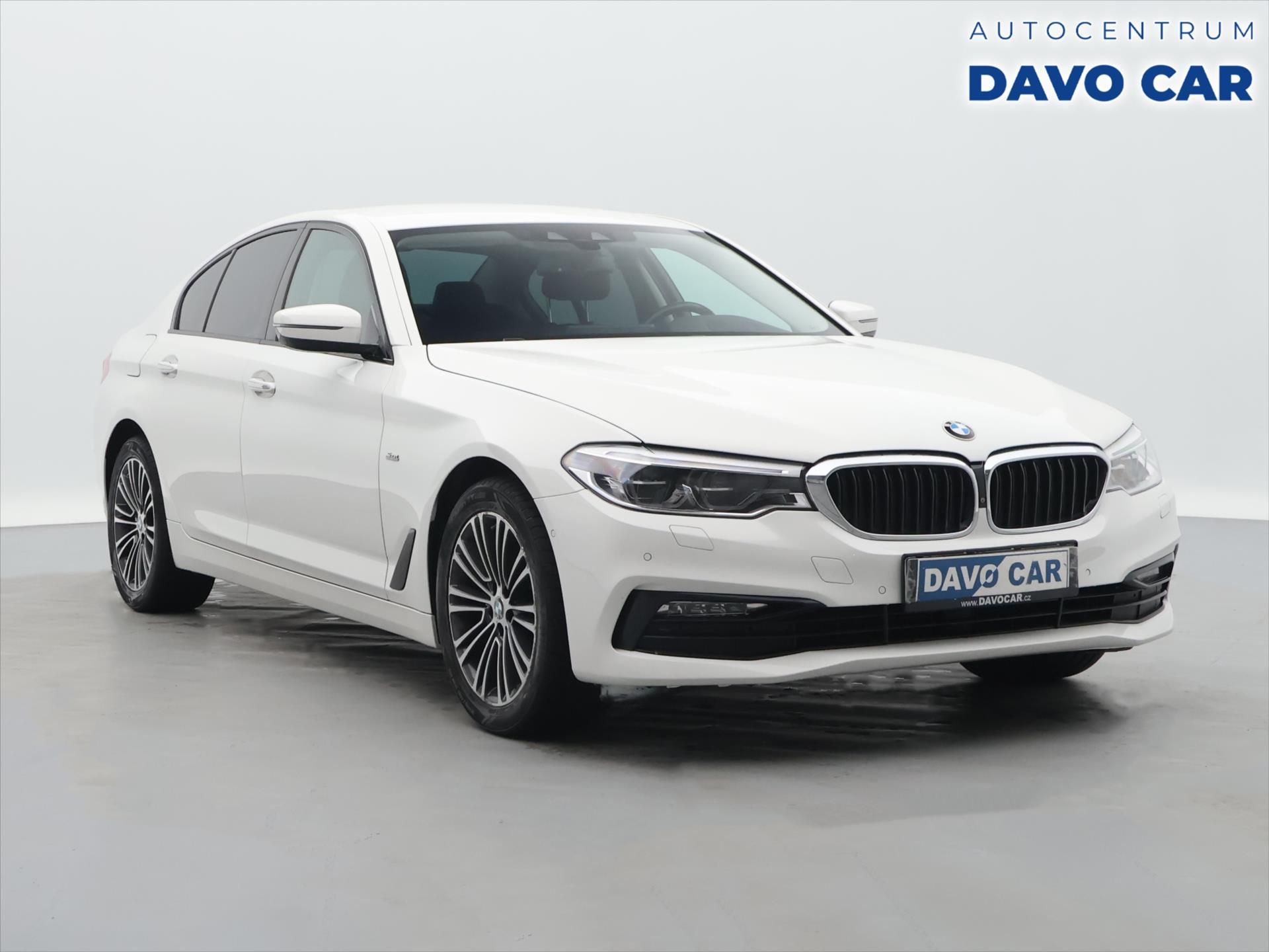BMW Řada 5, 2.0 520d 140KW xD Sport Line