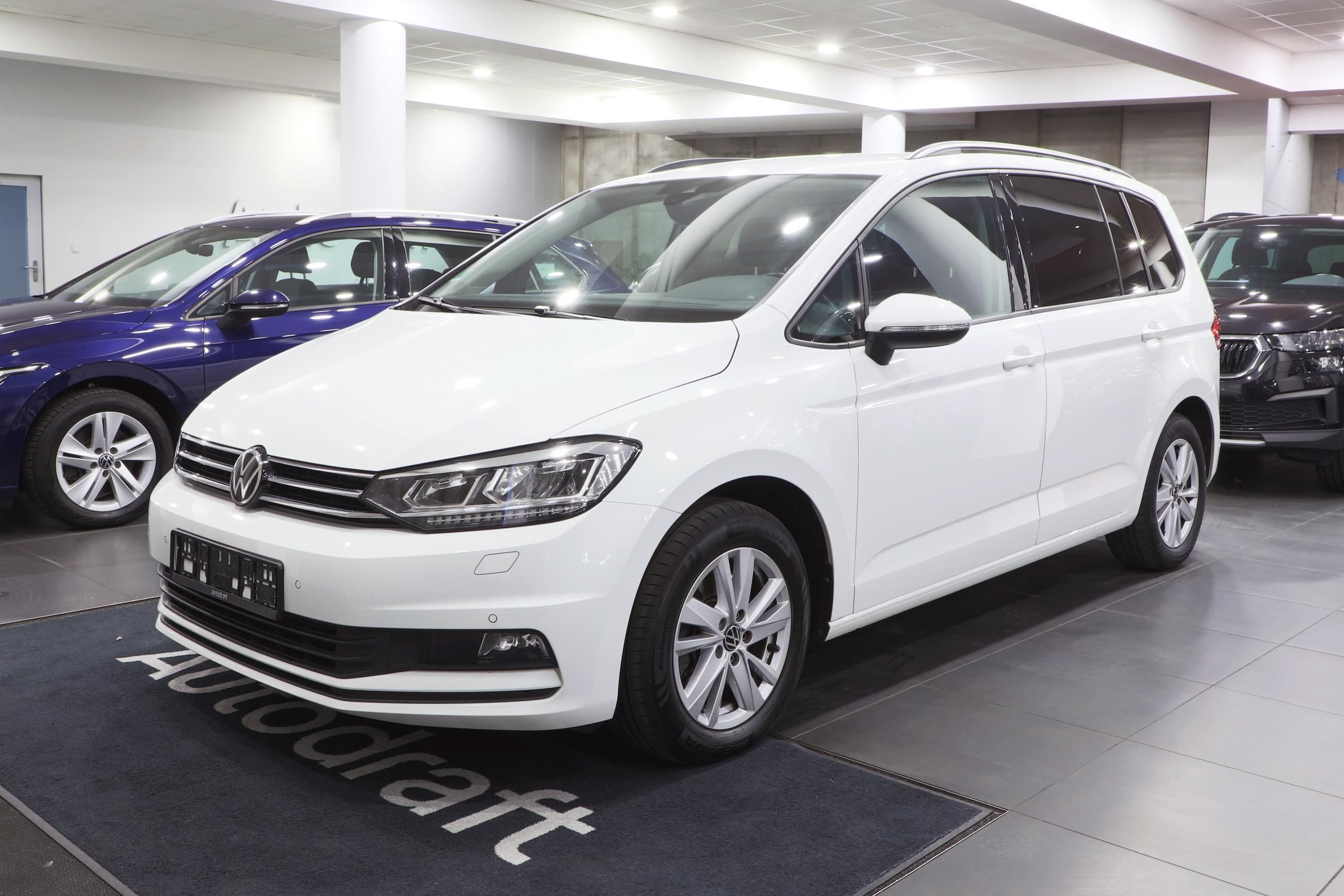 Volkswagen Touran, 2.0 TDI 110kW DSG / 2x sada AL - fotka 2