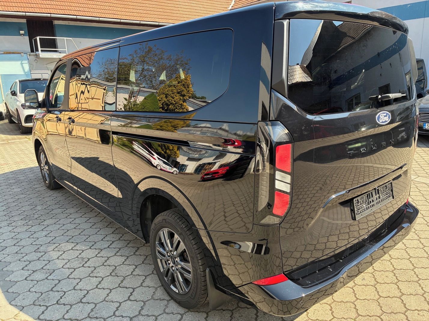 Ford Tourneo Custom, Titanium L2 - fotka 5