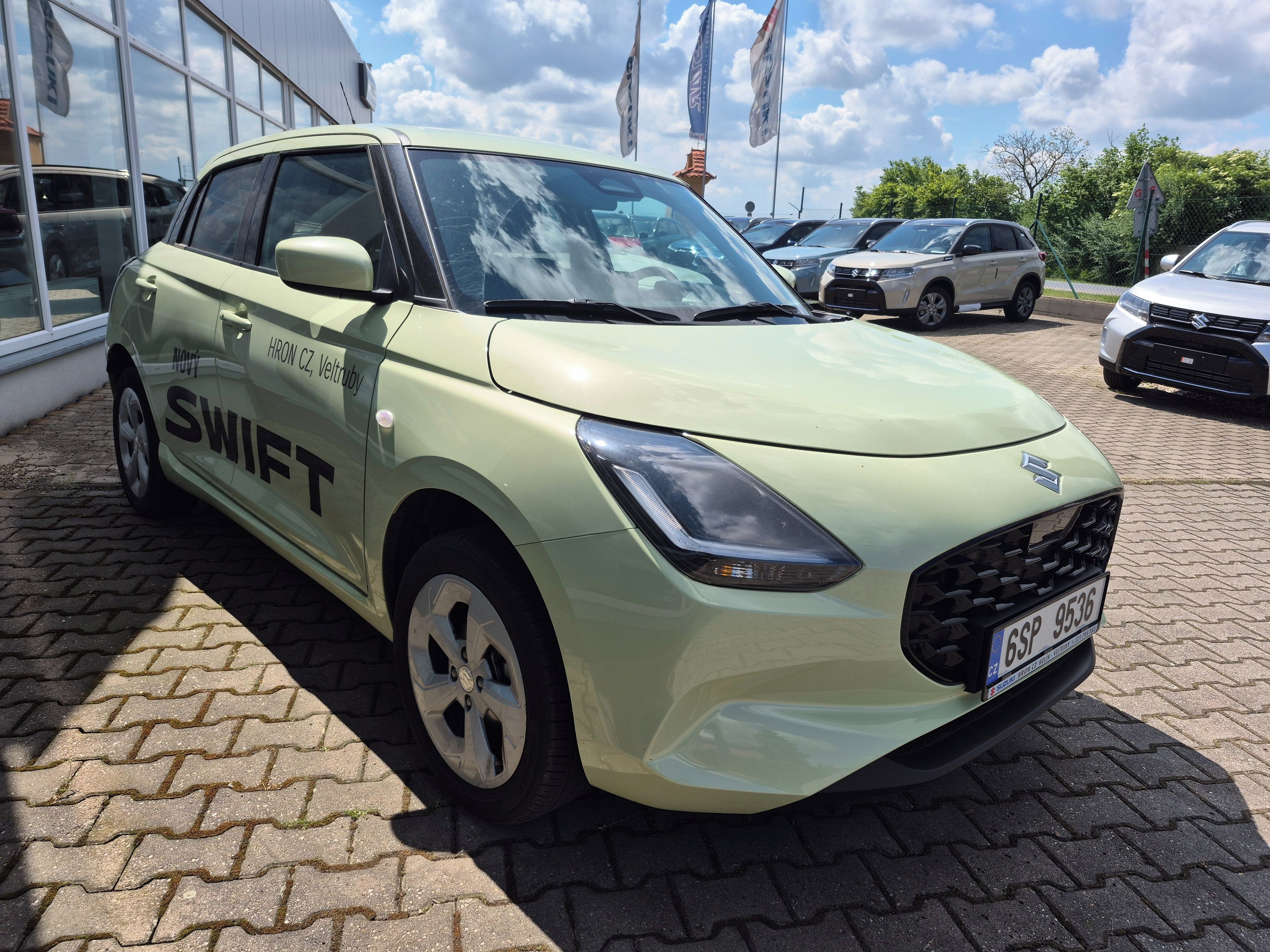 Suzuki Swift, 1,2 Premium 4x4 AllGrip - fotka 4