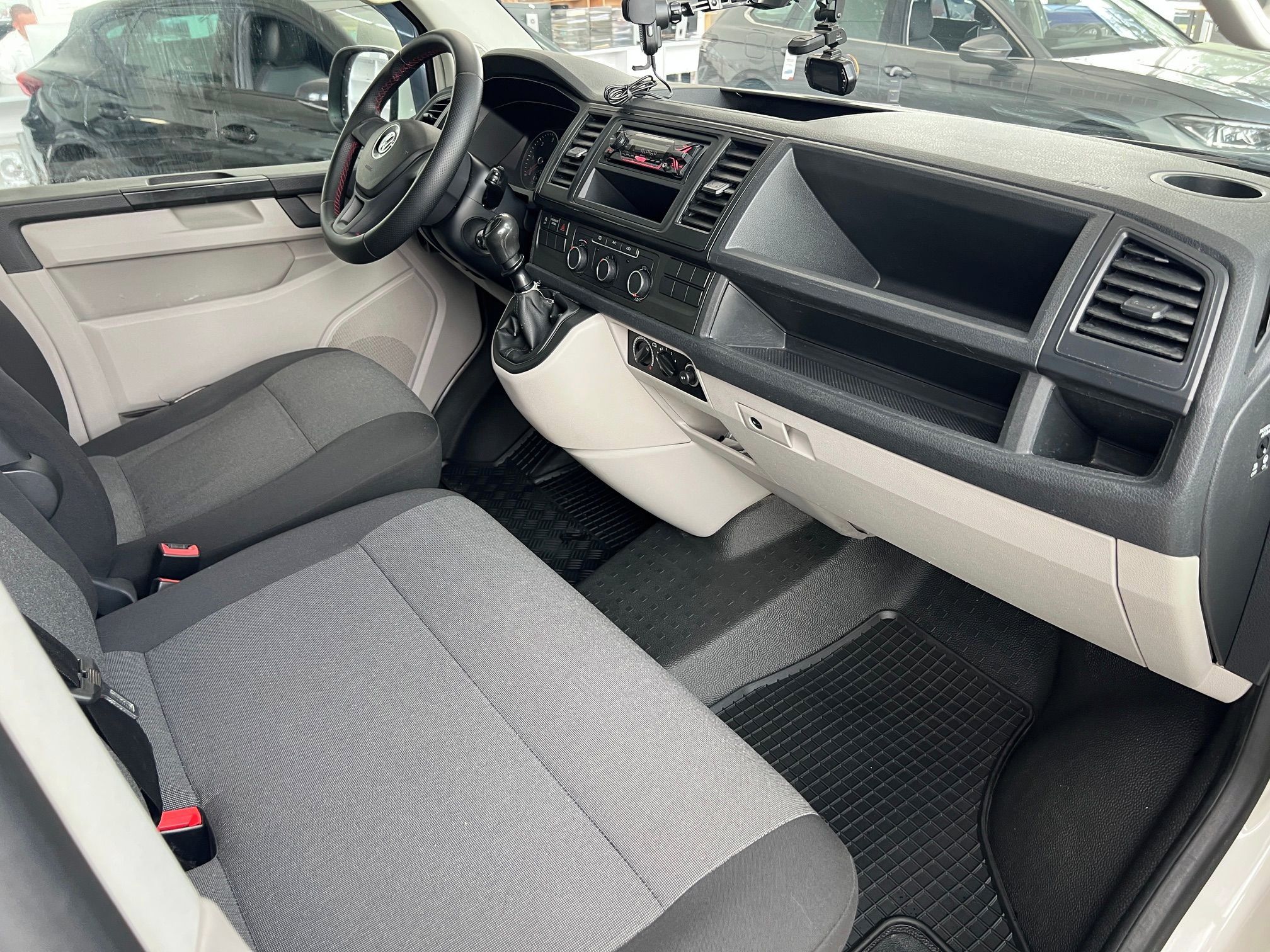 Volkswagen Transporter, 2,0TDI 75kW - fotka 6