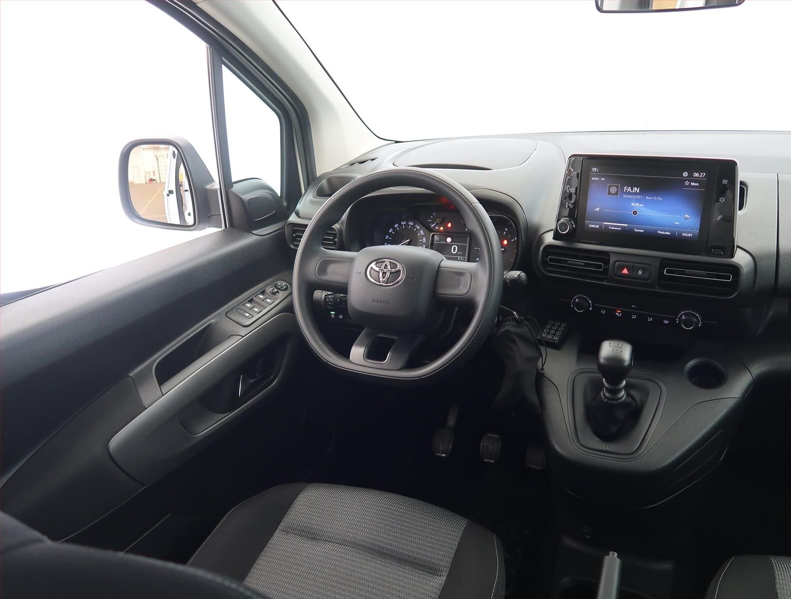 Toyota Proace City Verso, 1.2 T, Shuttle, 5Míst, Klima - fotka 6