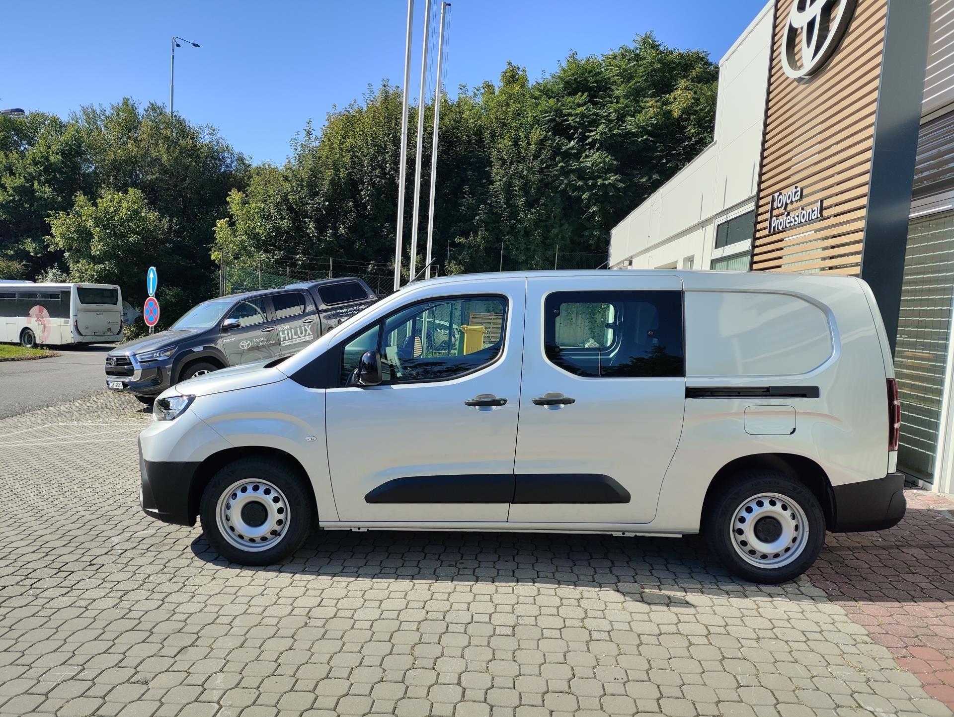 Toyota Proace City, 1.5D 6MT CrewCab 5S Comfort - fotka 3